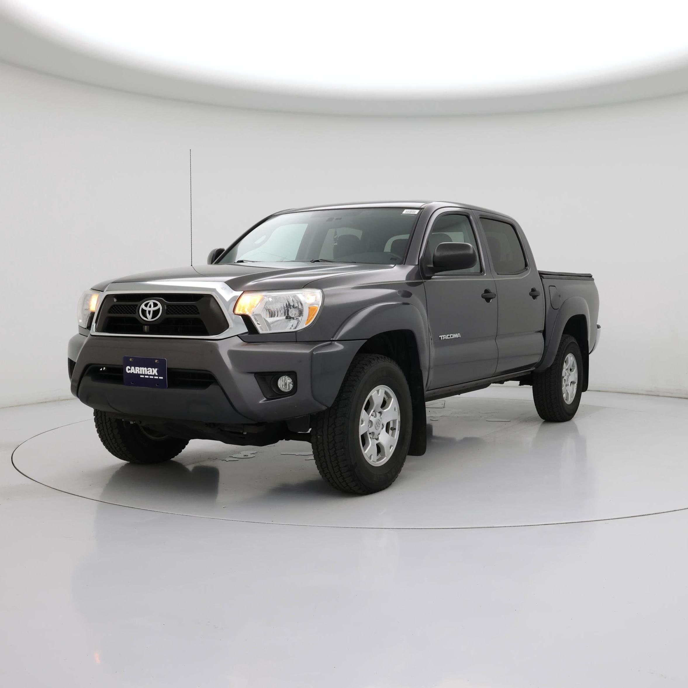 Thumbnail: 2015 Toyota Tacoma - 4