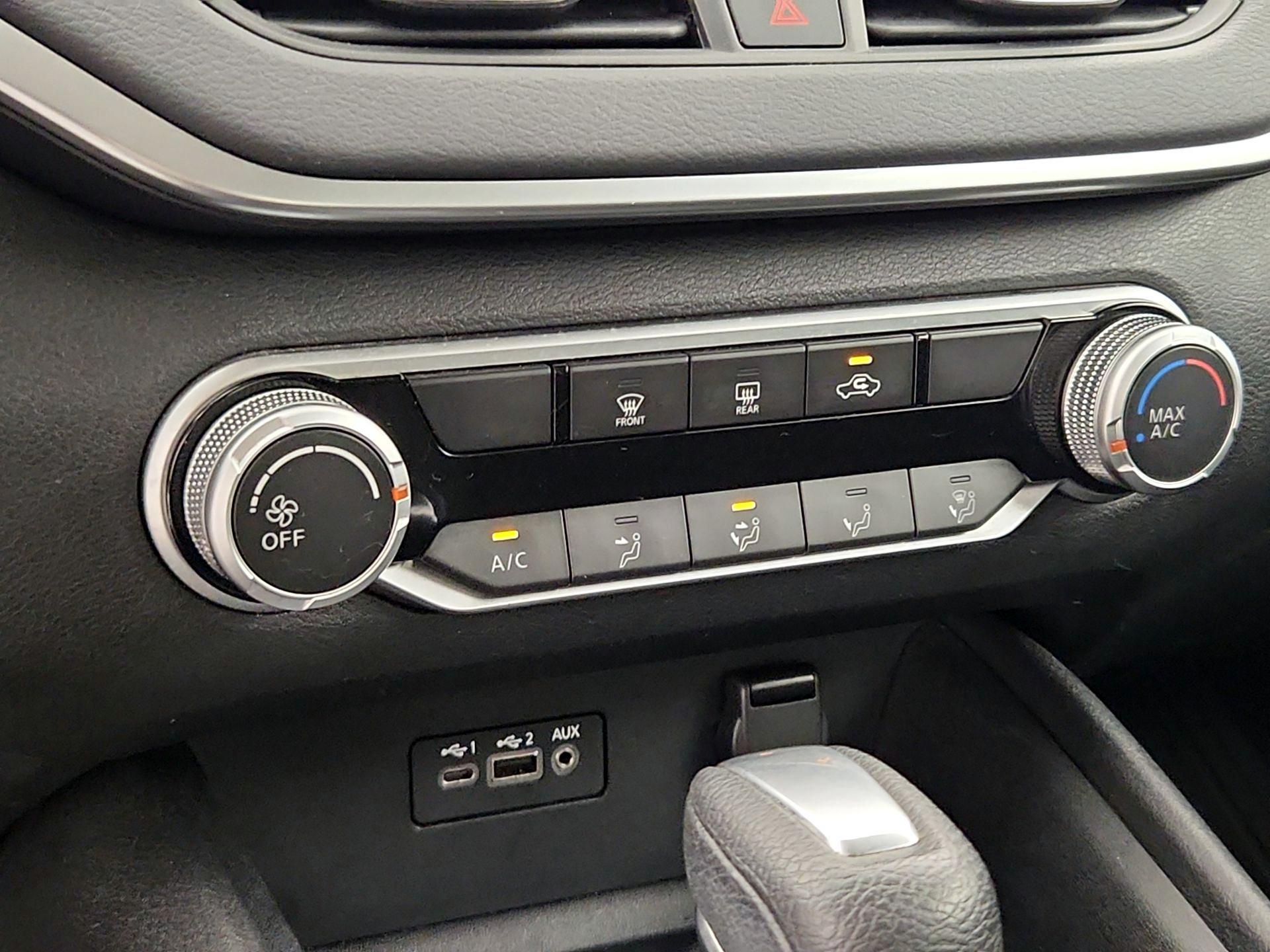Thumbnail: 2019 Nissan Altima - 16
