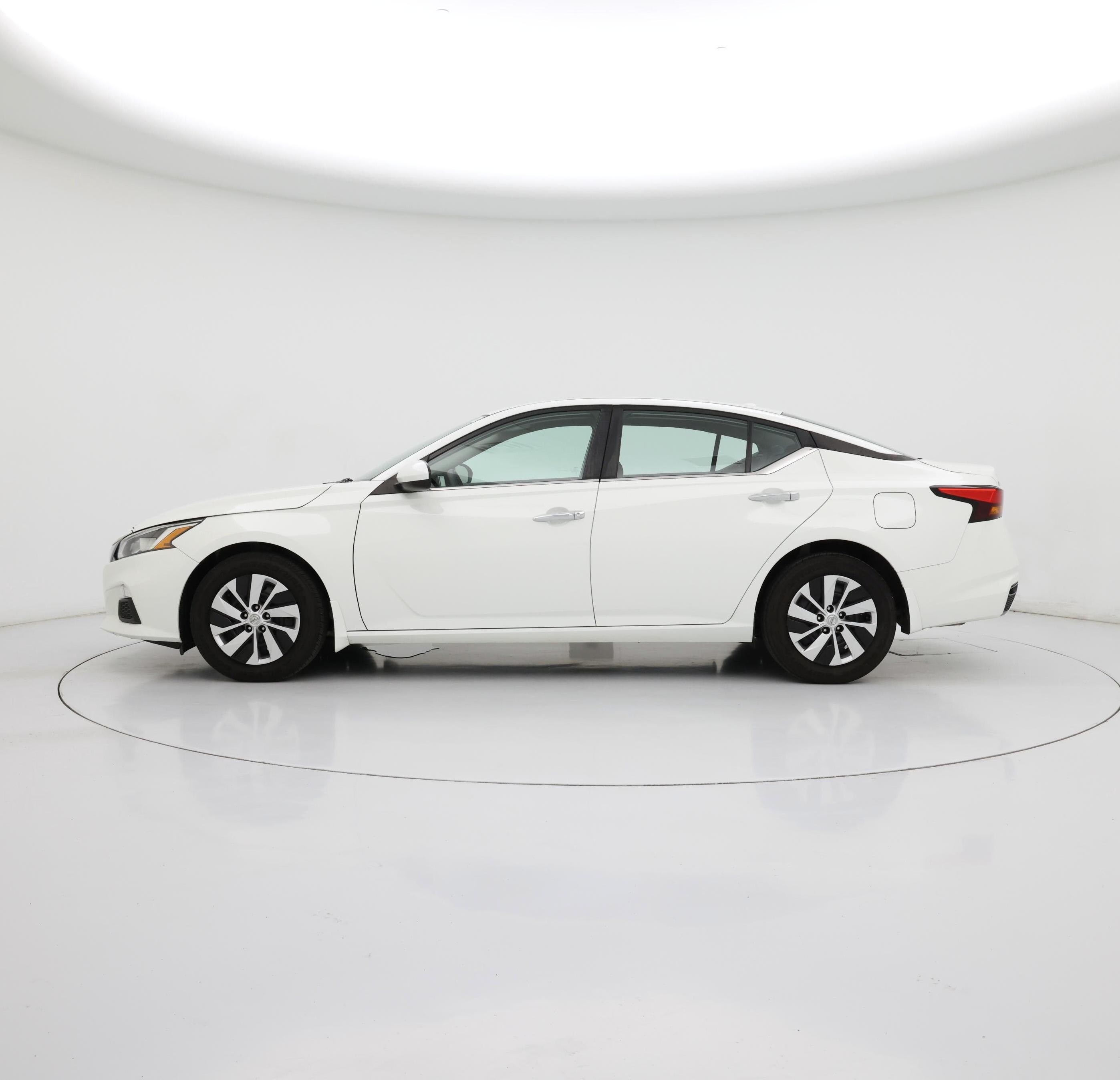 Thumbnail: 2019 Nissan Altima - 3