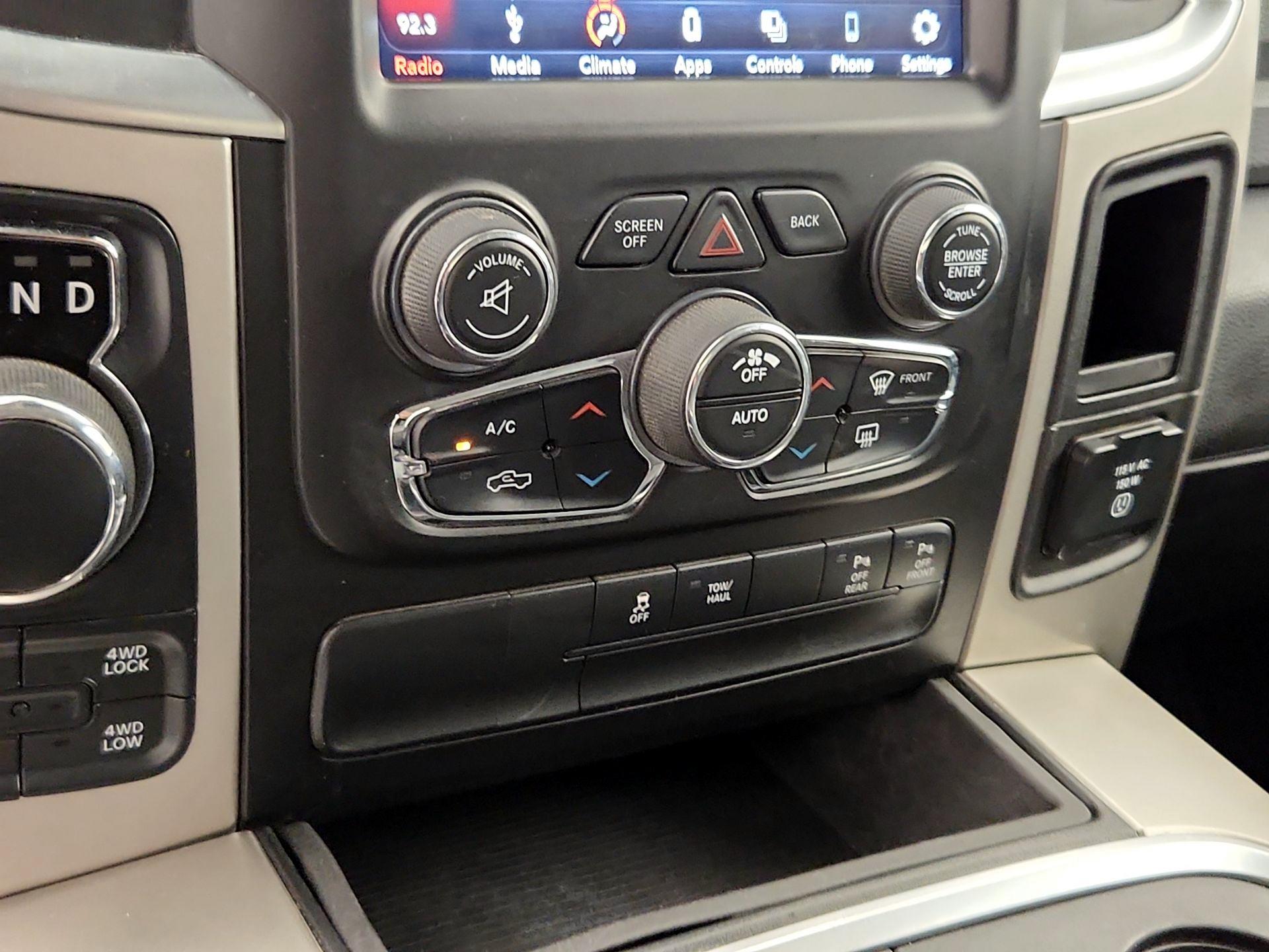 Thumbnail: 2019 RAM 1500 Classic - 16