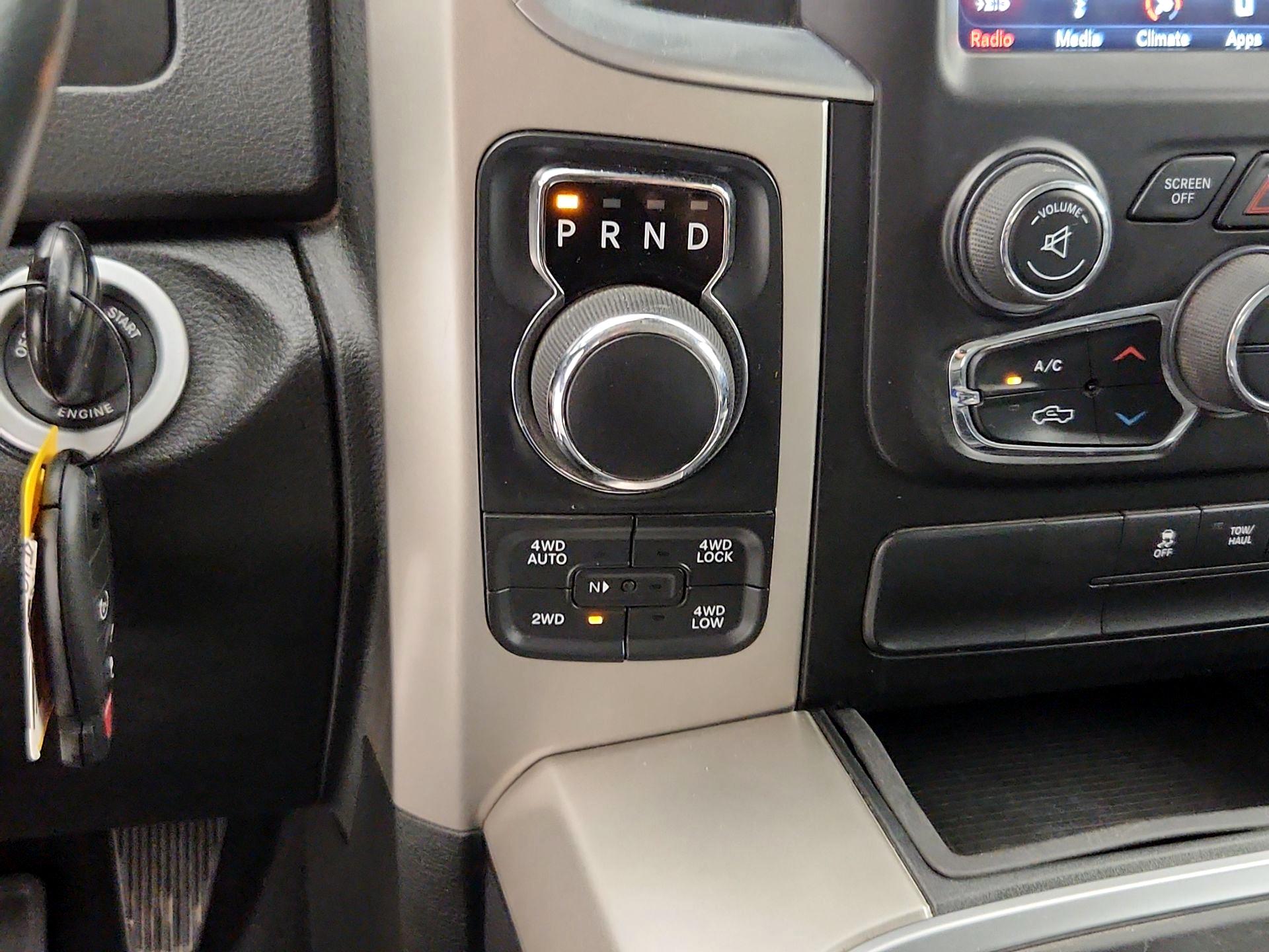 Thumbnail: 2019 RAM 1500 Classic - 17