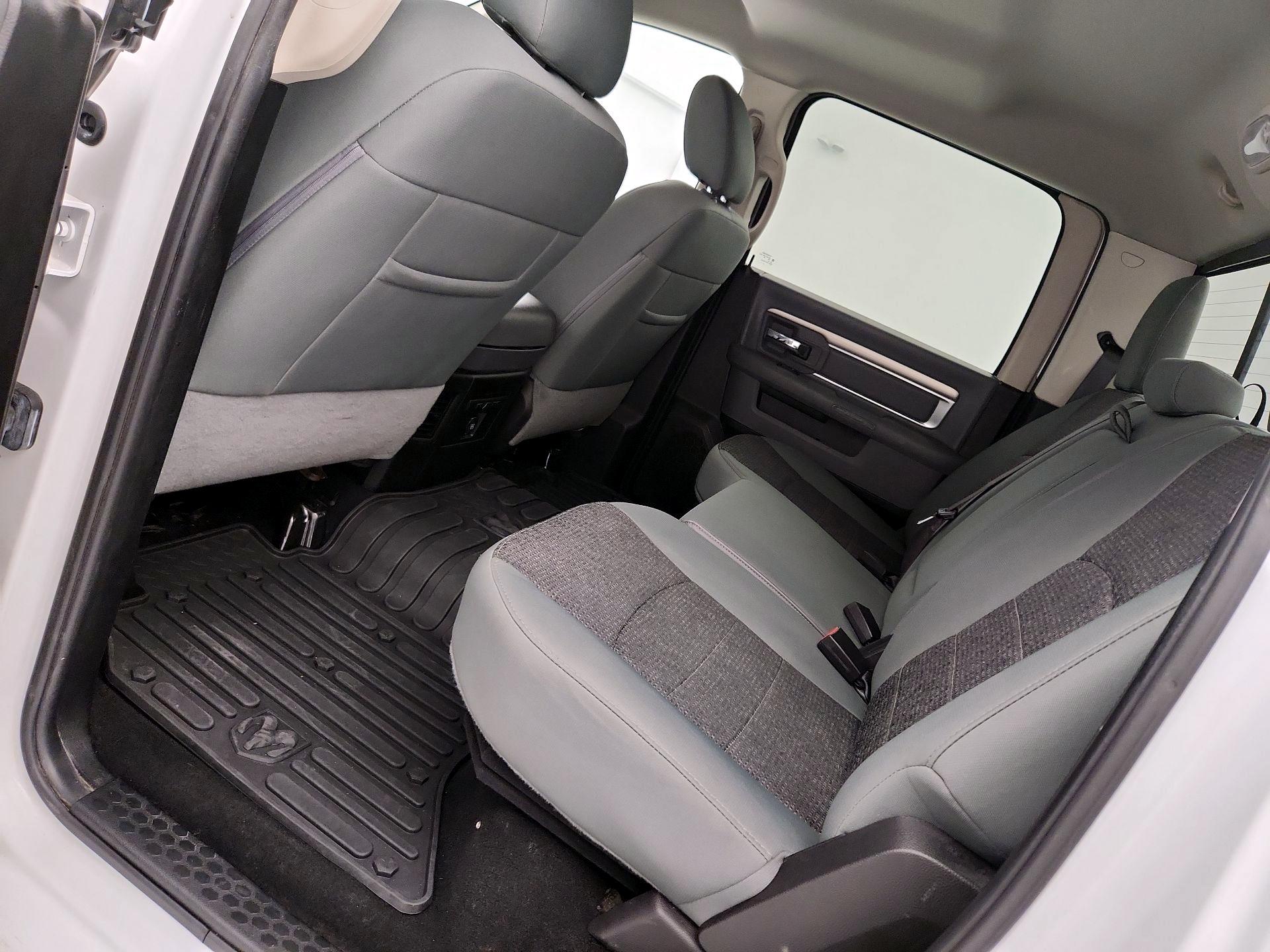 Thumbnail: 2019 RAM 1500 Classic - 18