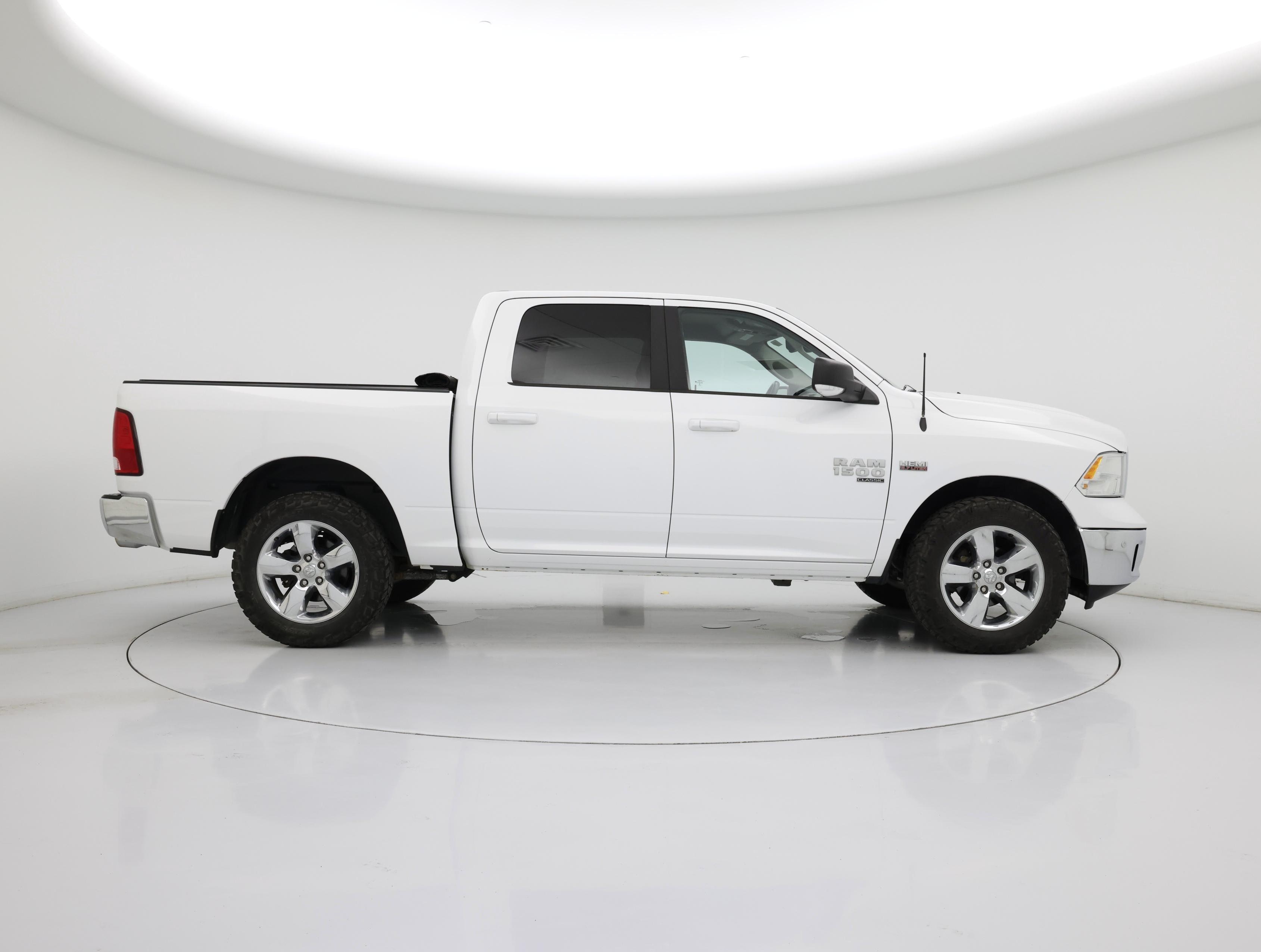 Thumbnail: 2019 RAM 1500 Classic - 7
