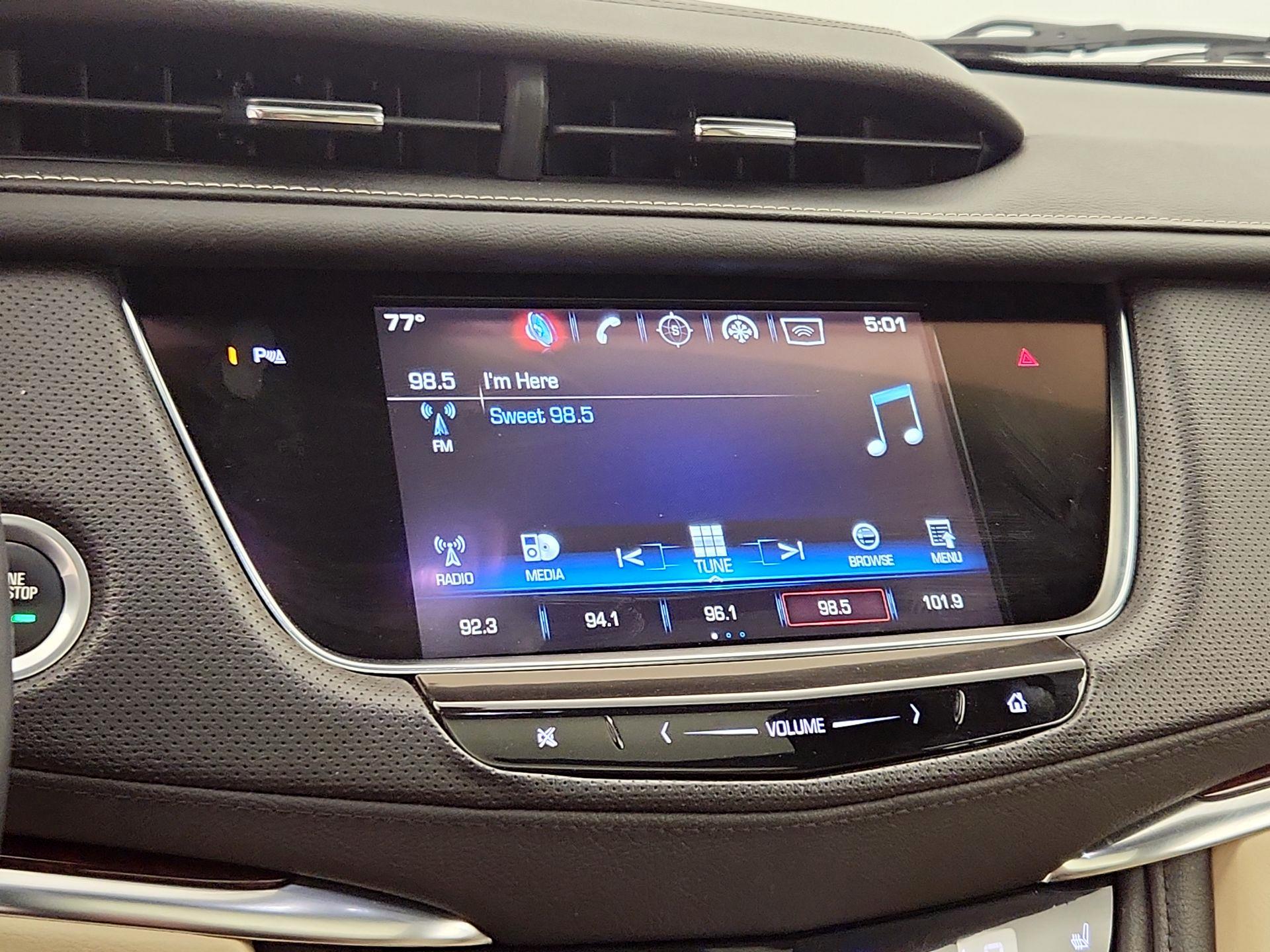 Thumbnail: 2017 Cadillac XT5 - 16