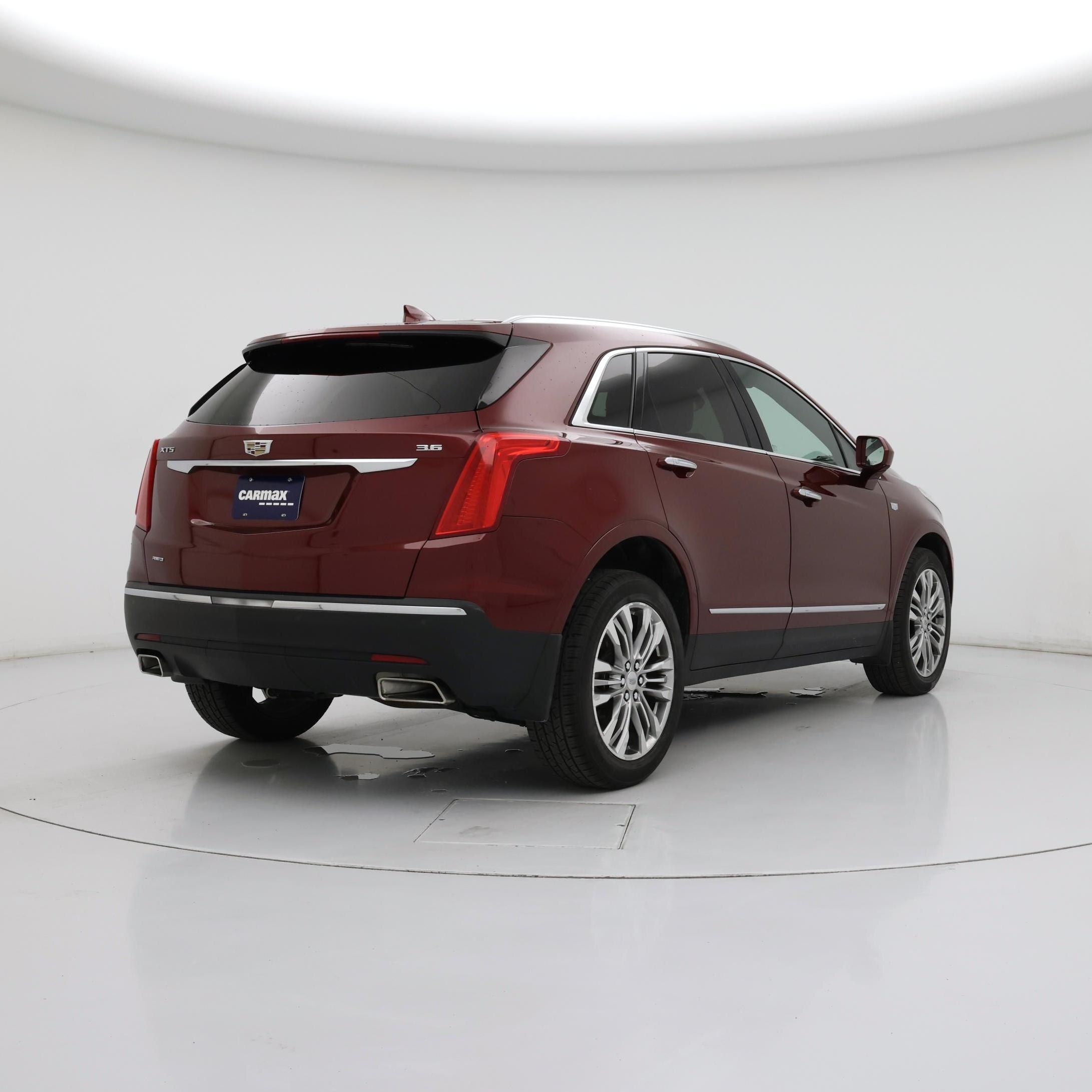 Thumbnail: 2017 Cadillac XT5 - 8