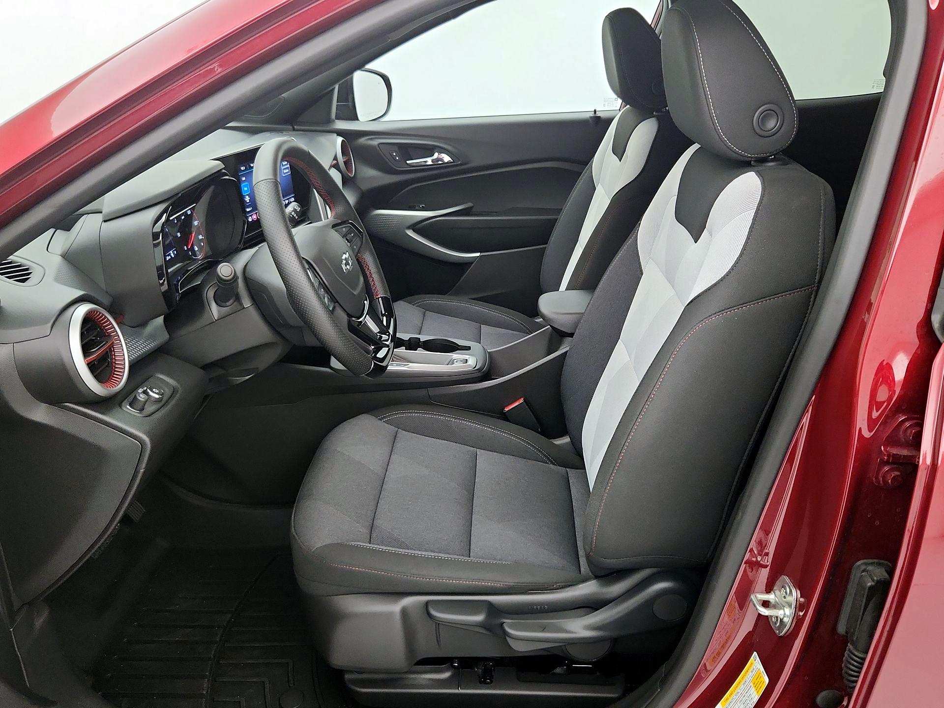 Thumbnail: 2025 Chevrolet Trax - 11