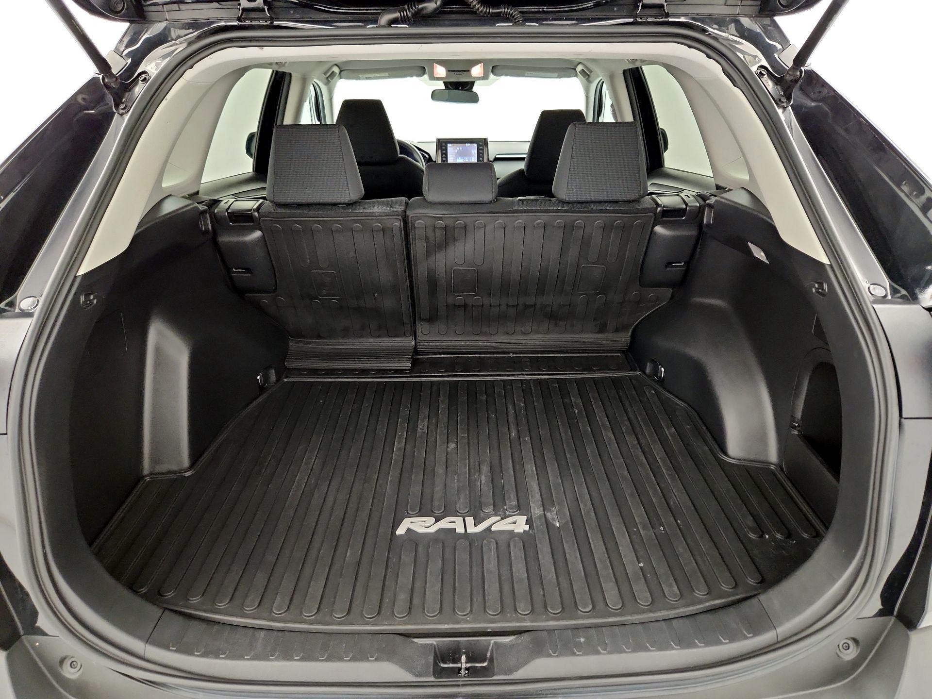 Thumbnail: 2021 Toyota RAV4 - 20
