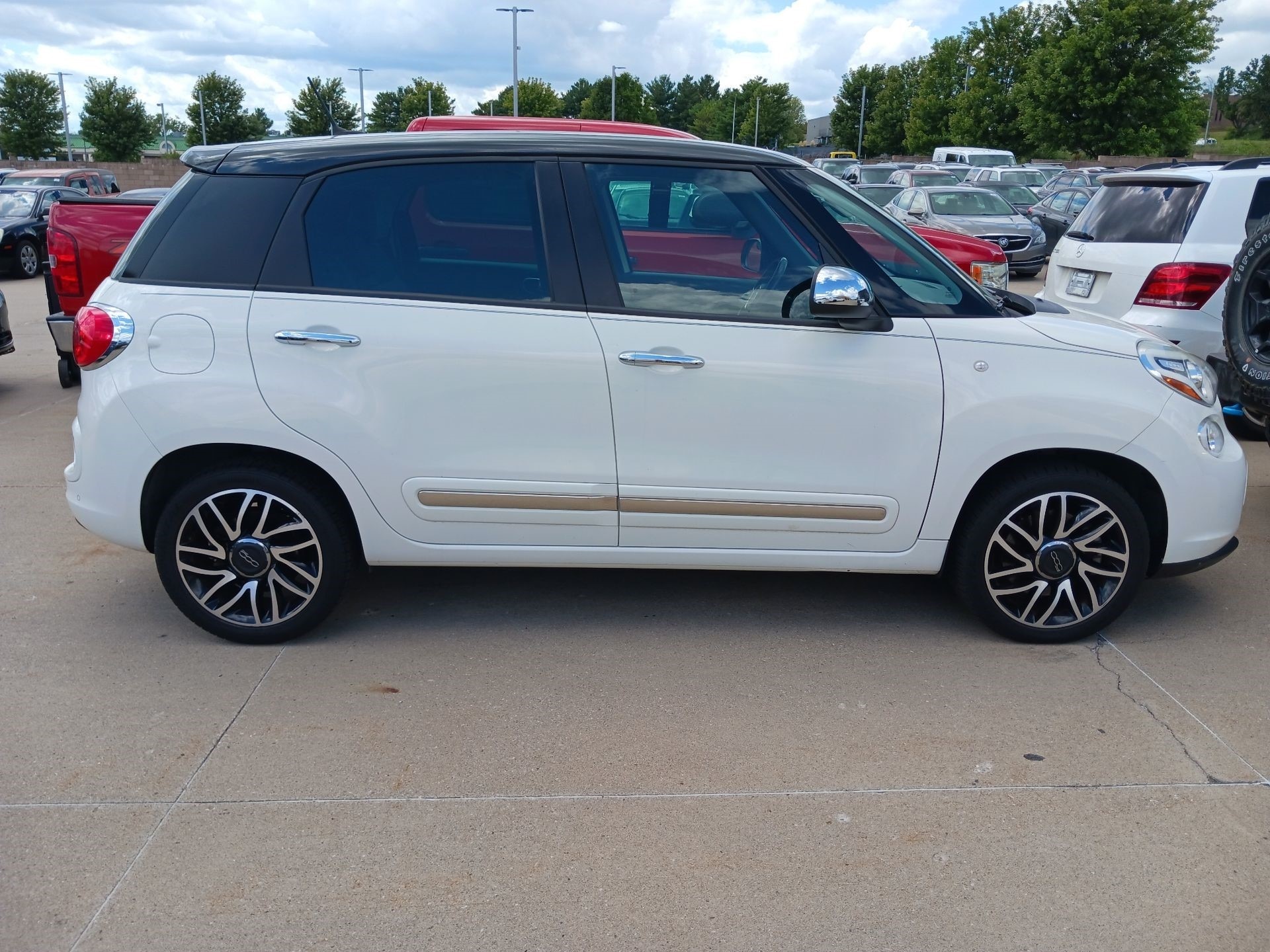 Thumbnail: 2015 Fiat 500L - 16