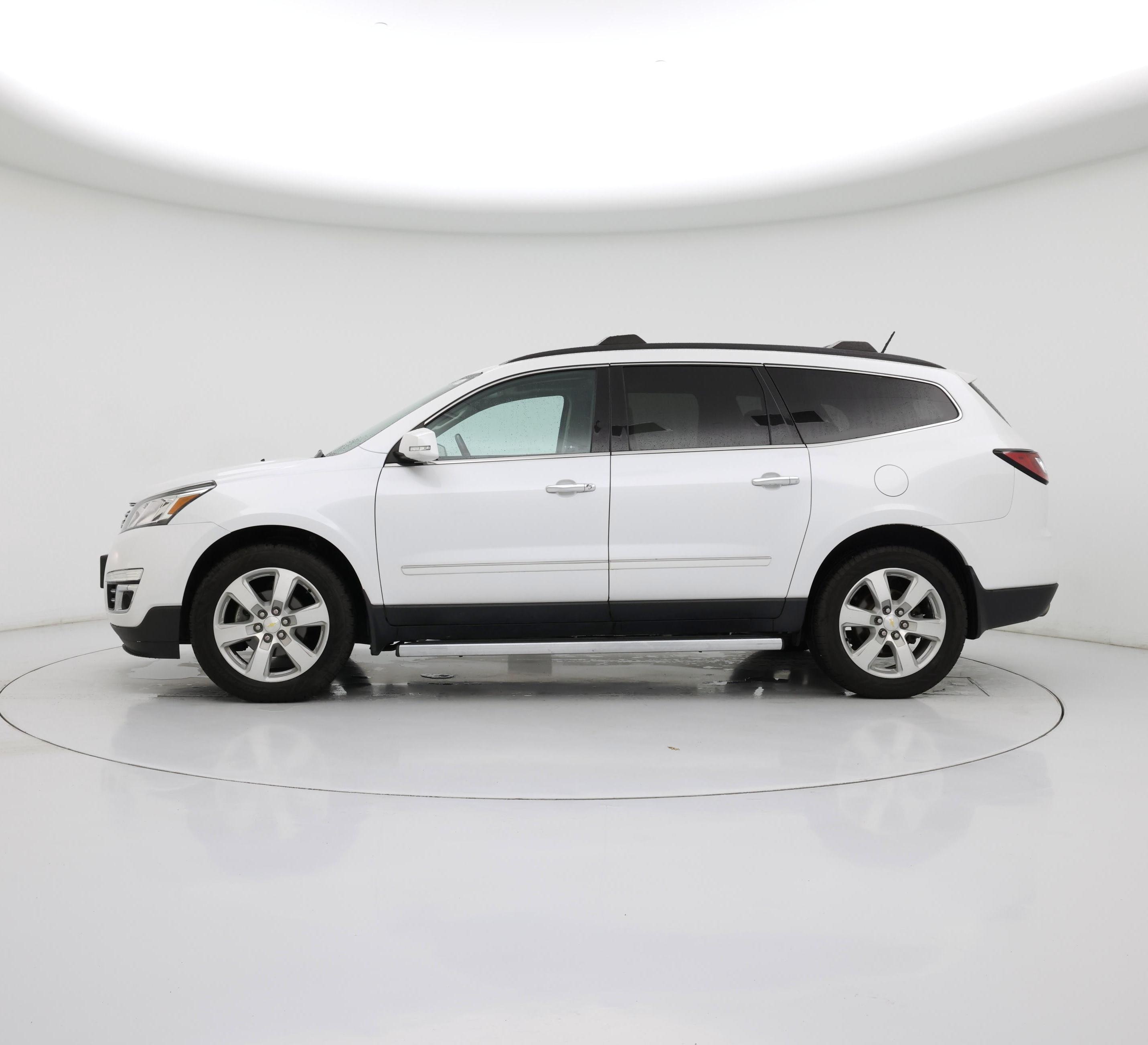 Thumbnail: 2017 Chevrolet Traverse - 3