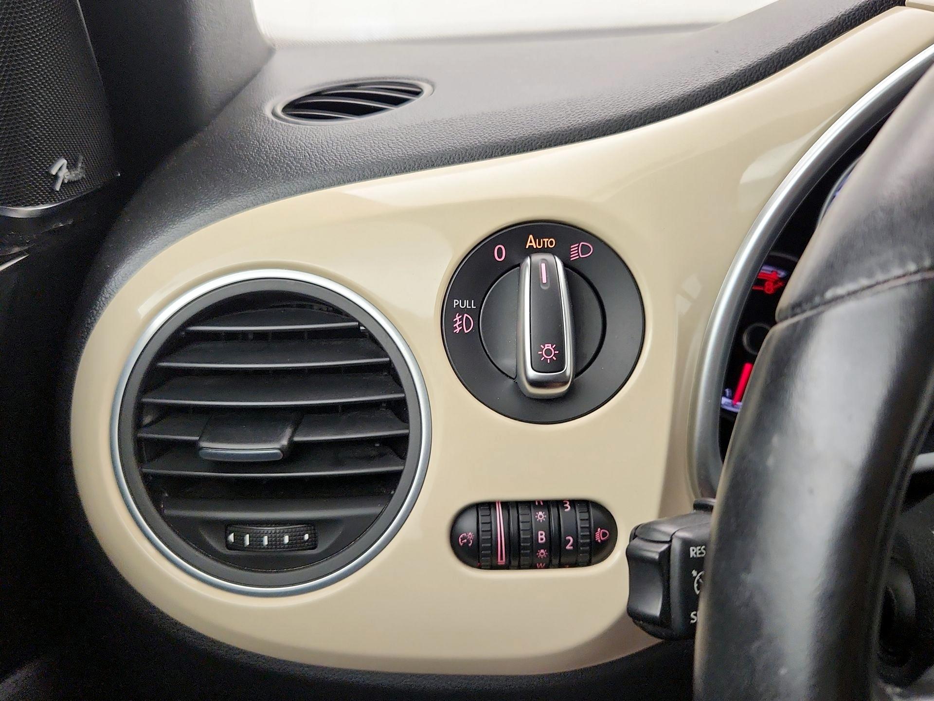 Thumbnail: 2019 Volkswagen Beetle - 13