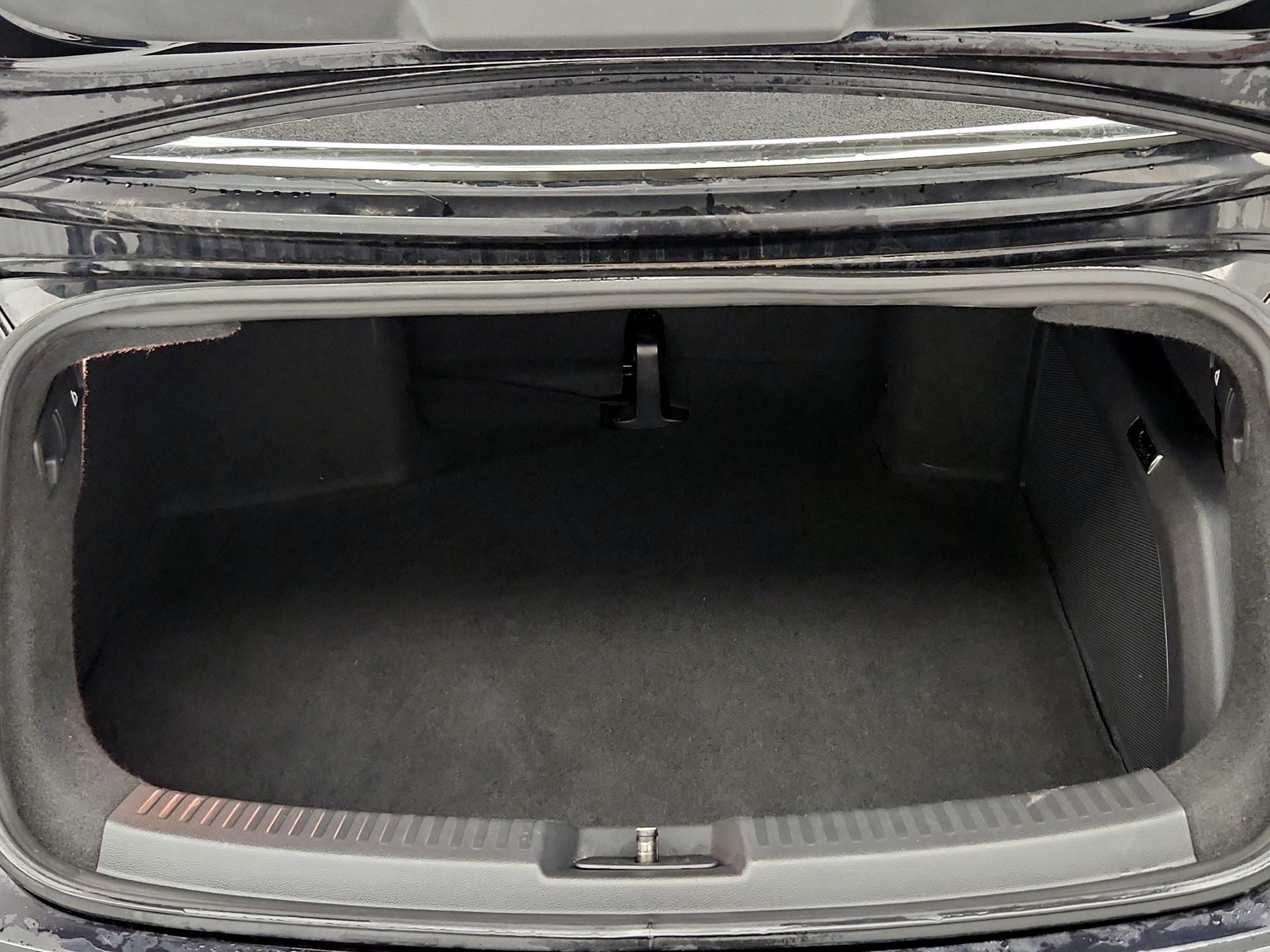 Thumbnail: 2019 Volkswagen Beetle - 20
