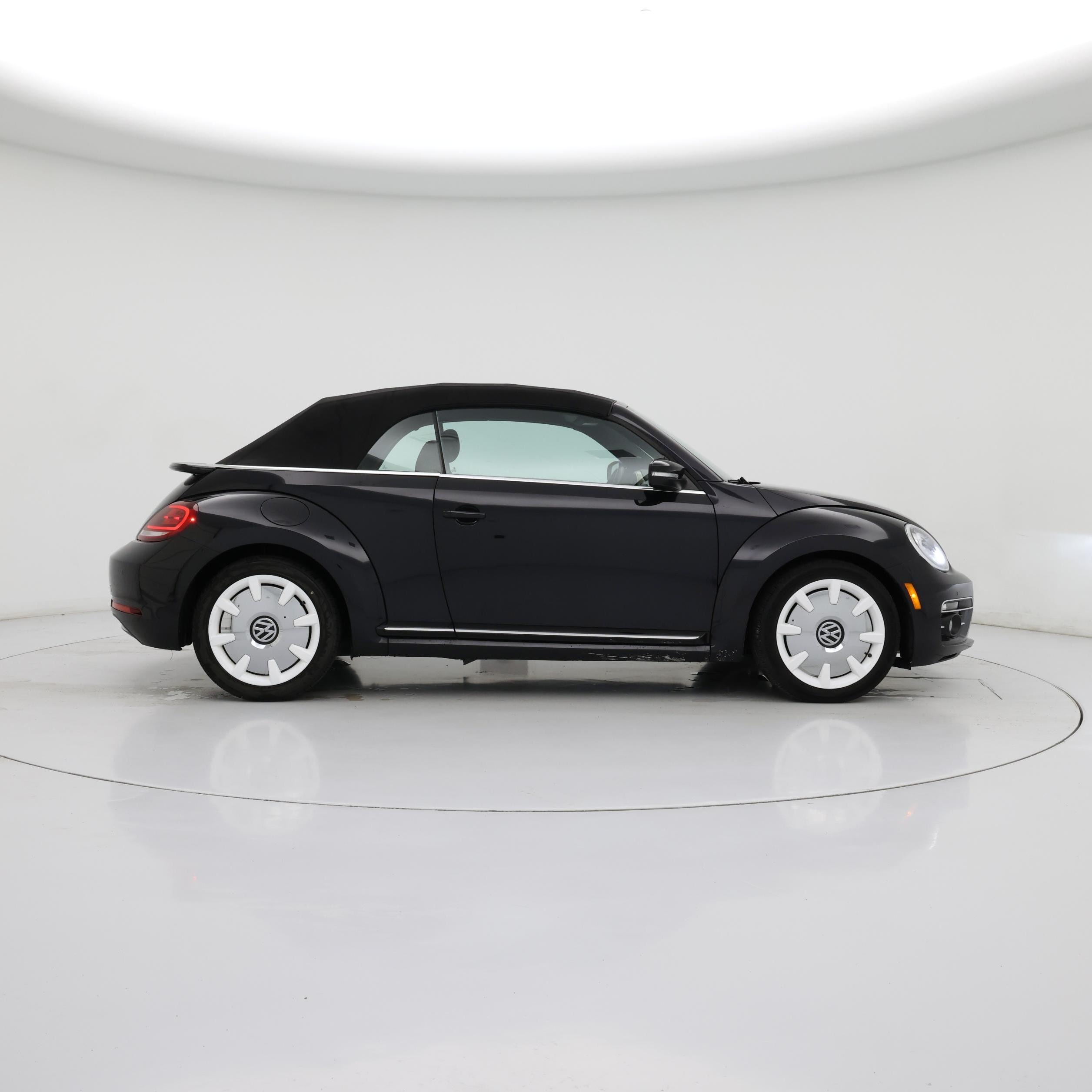Thumbnail: 2019 Volkswagen Beetle - 7