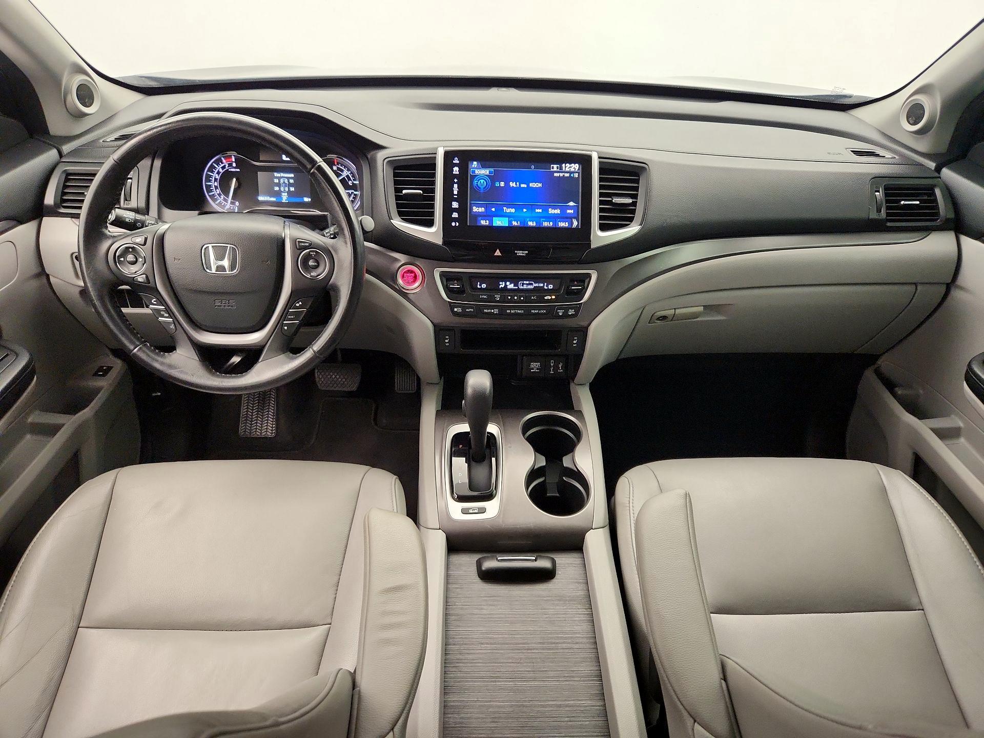 Thumbnail: 2017 Honda Pilot - 9
