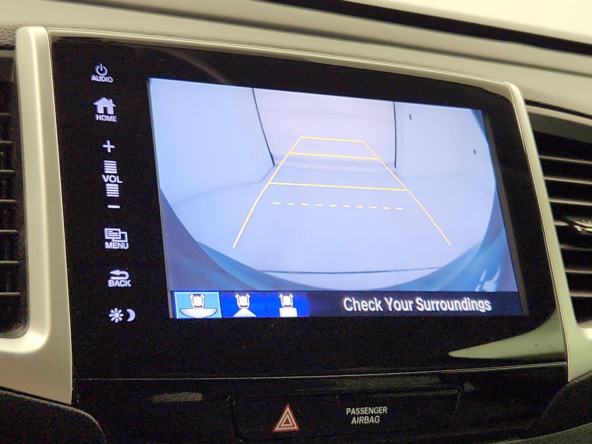Thumbnail: 2017 Honda Pilot - 14