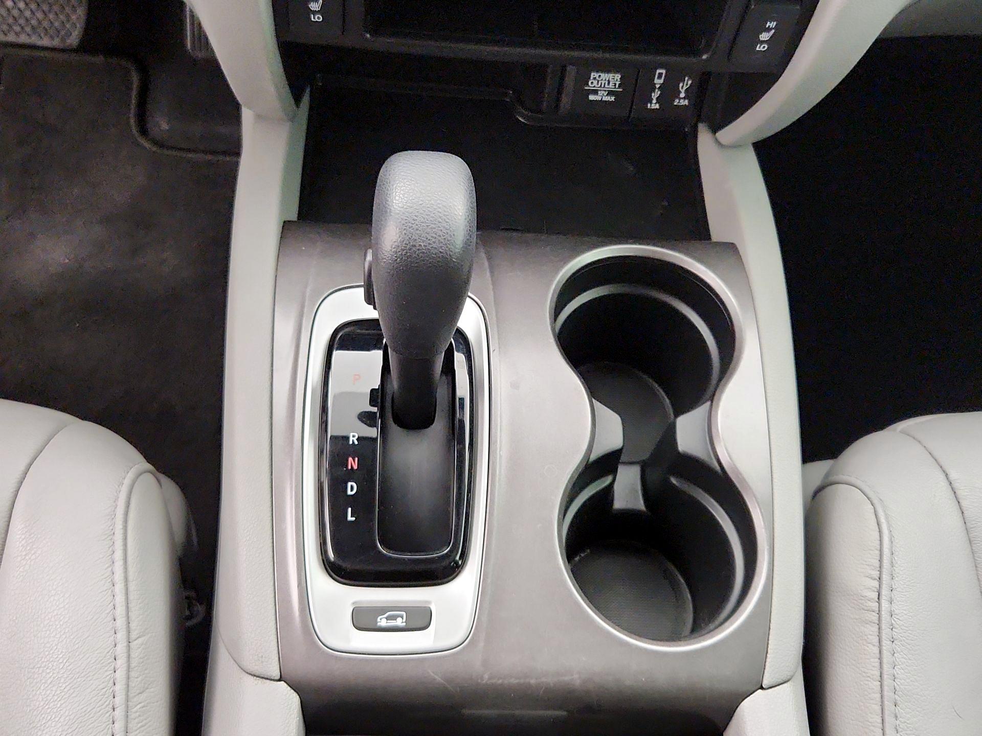 Thumbnail: 2017 Honda Pilot - 17