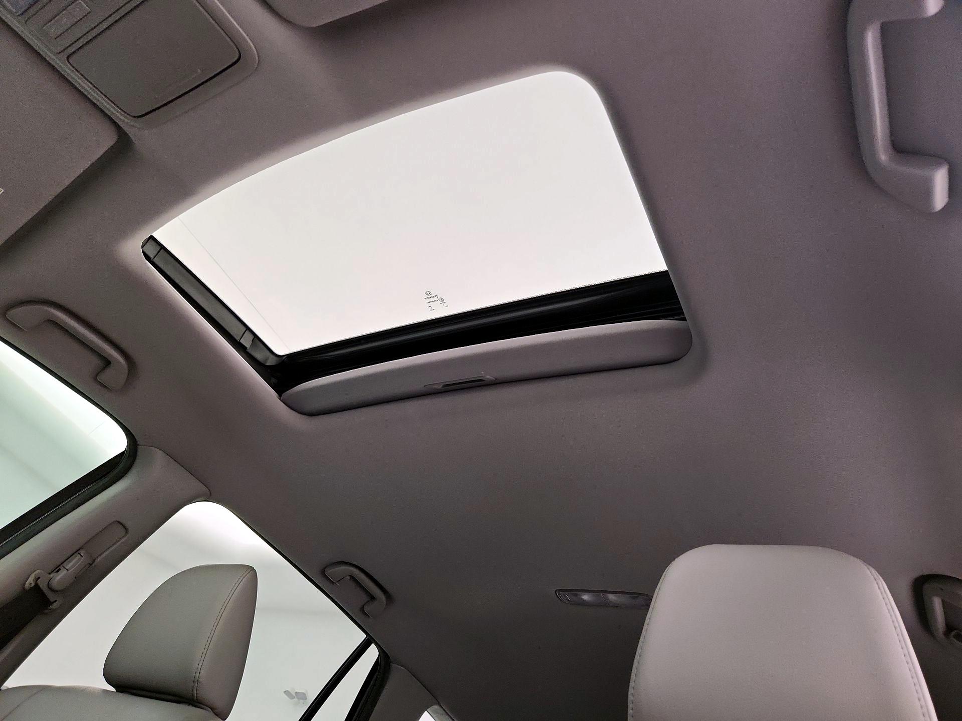 Thumbnail: 2017 Honda Pilot - 19