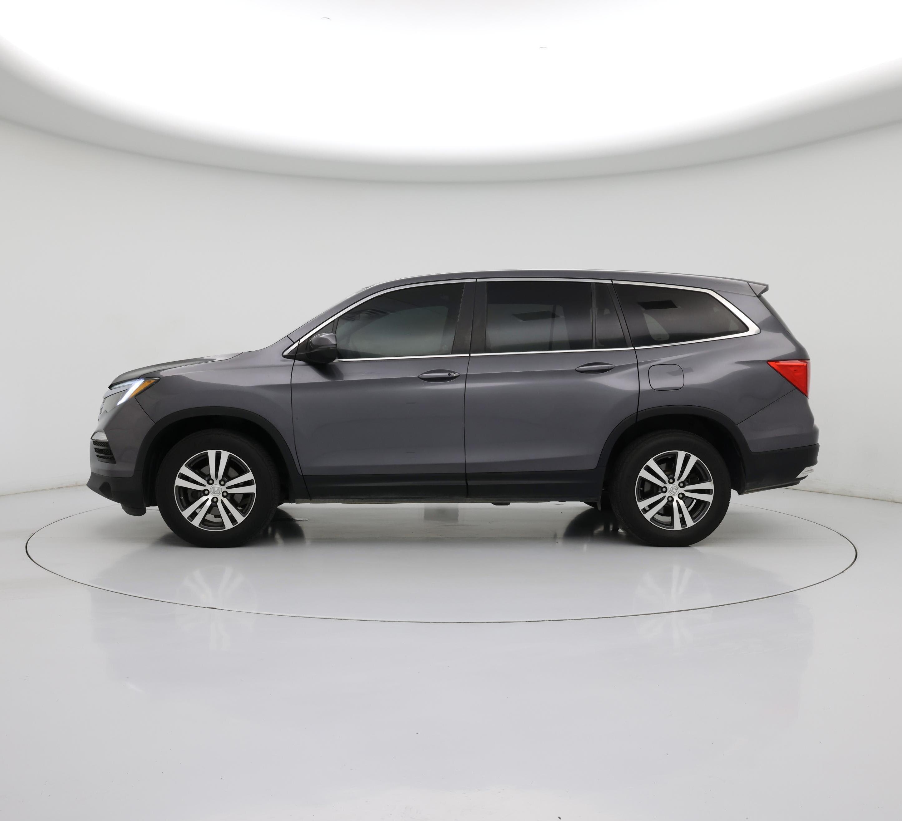 Thumbnail: 2017 Honda Pilot - 3