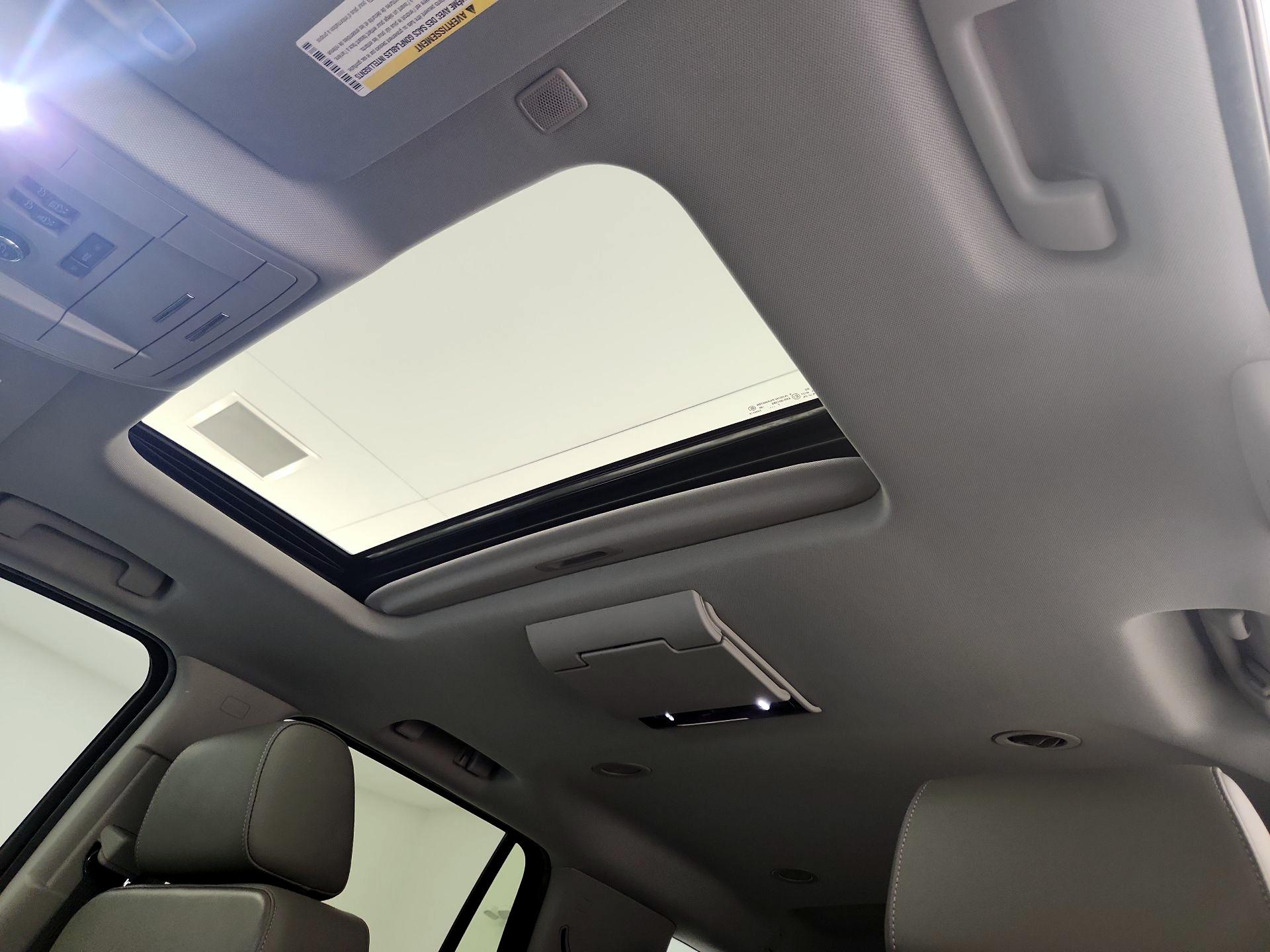 Thumbnail: 2018 Chevrolet Tahoe - 20