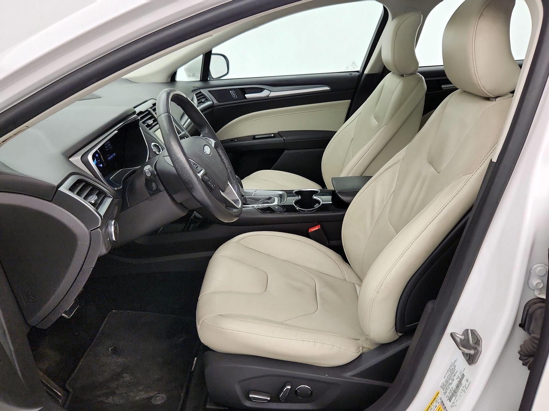 Thumbnail: 2016 Ford Fusion - 11