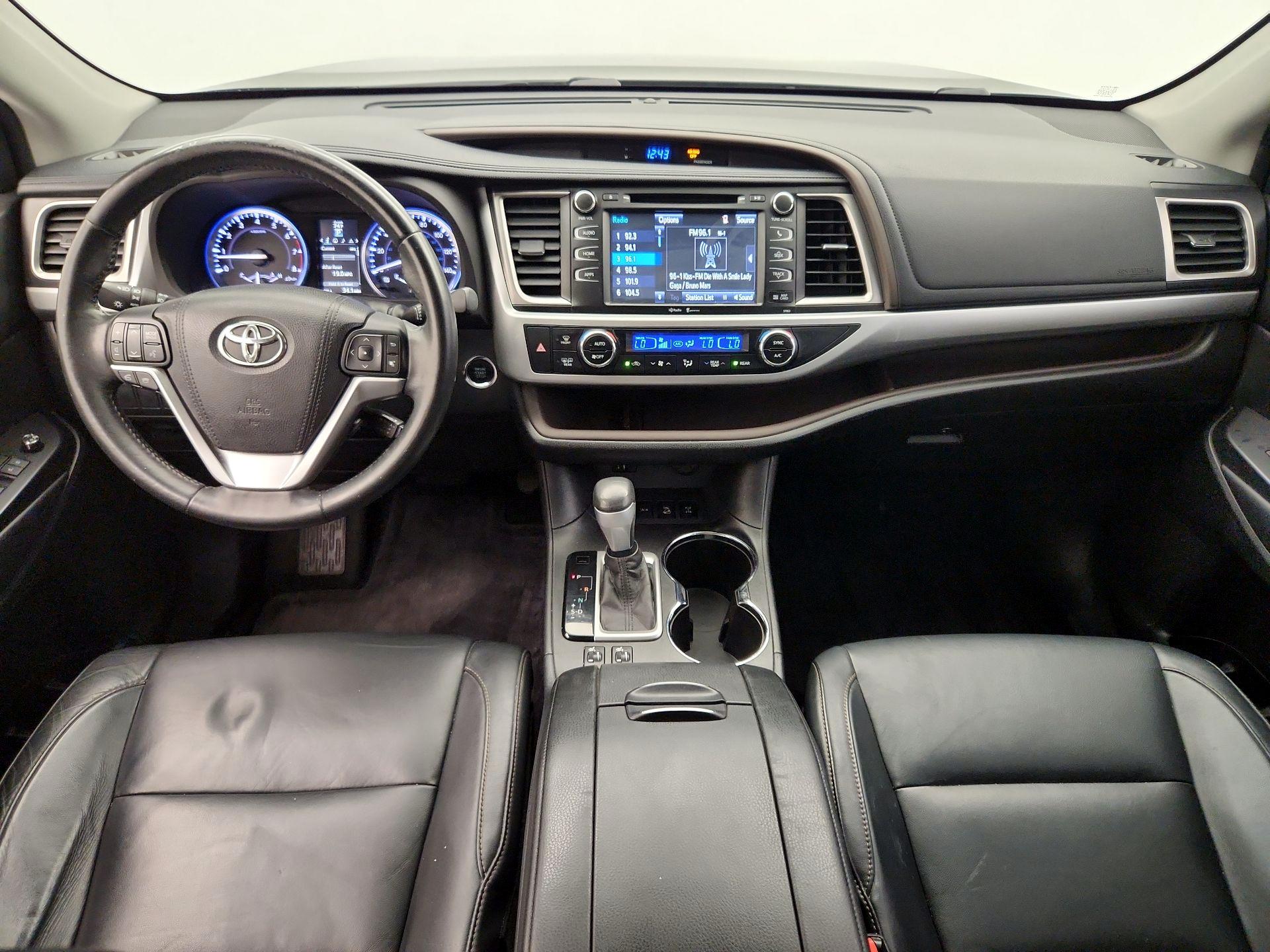 Thumbnail: 2015 Toyota Highlander - 9