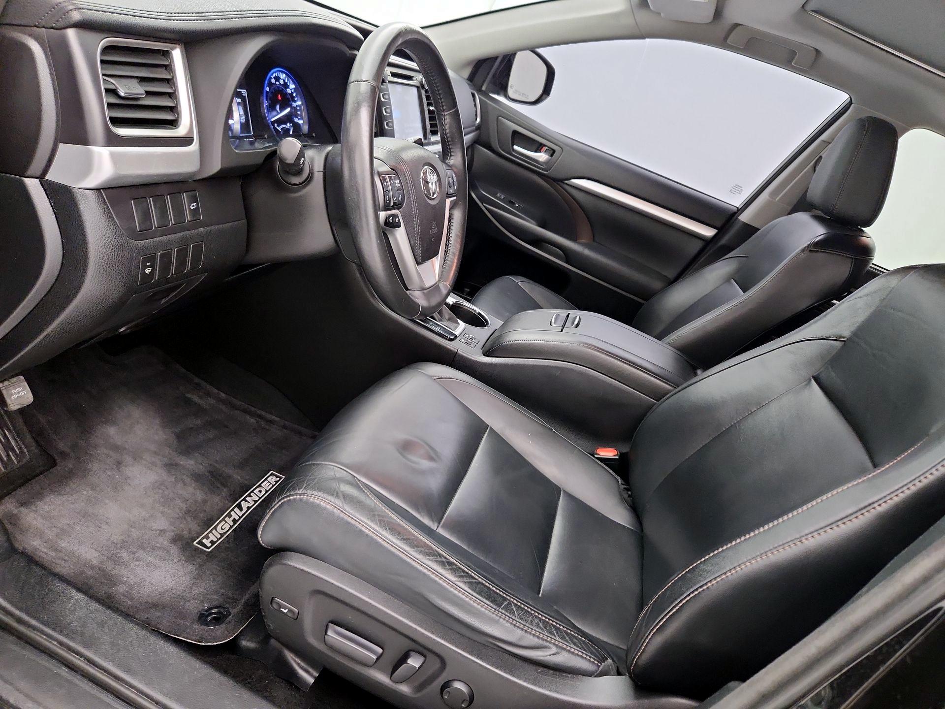 Thumbnail: 2015 Toyota Highlander - 11