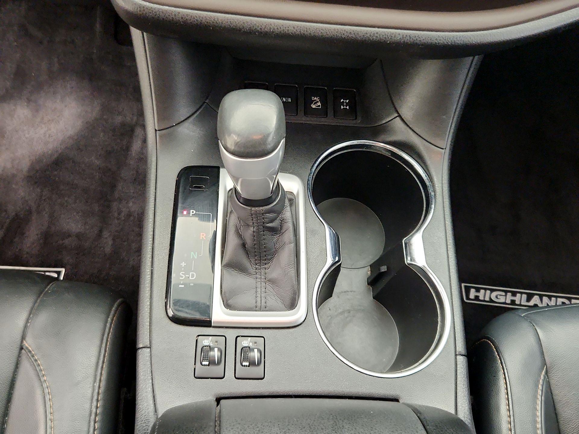 Thumbnail: 2015 Toyota Highlander - 17
