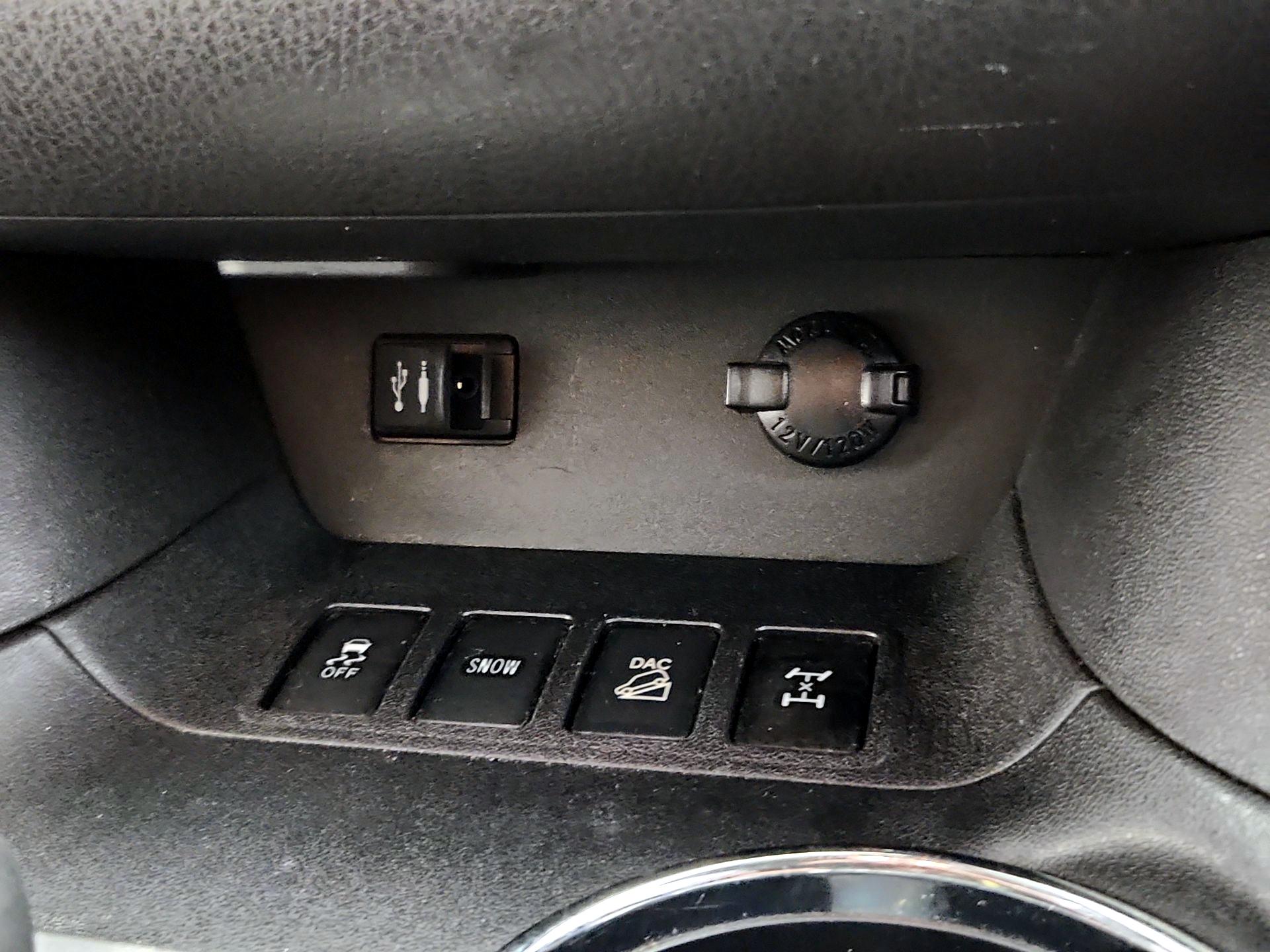 Thumbnail: 2015 Toyota Highlander - 18