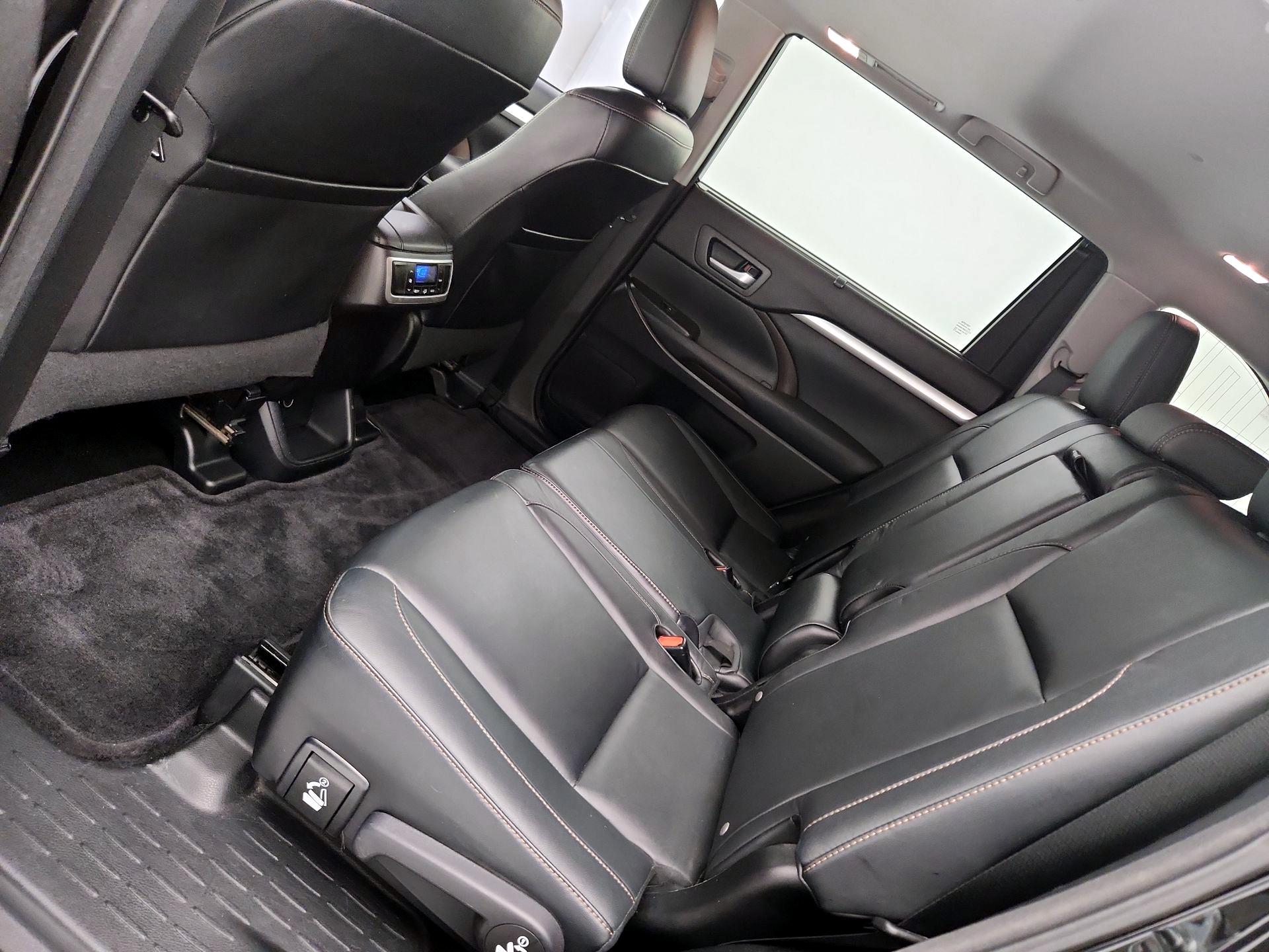 Thumbnail: 2015 Toyota Highlander - 20