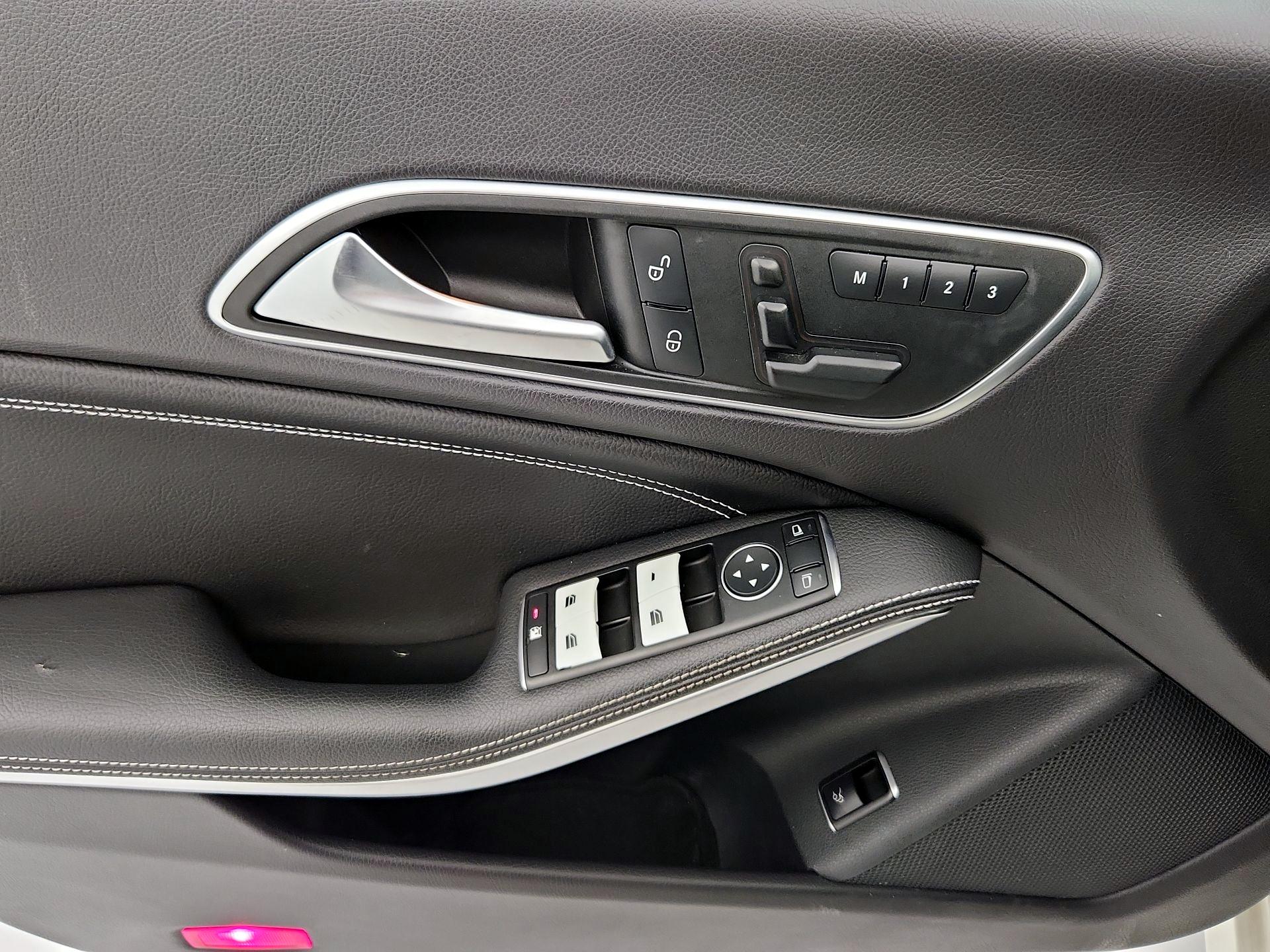 Thumbnail: 2015 Mercedes-Benz CLA - 12