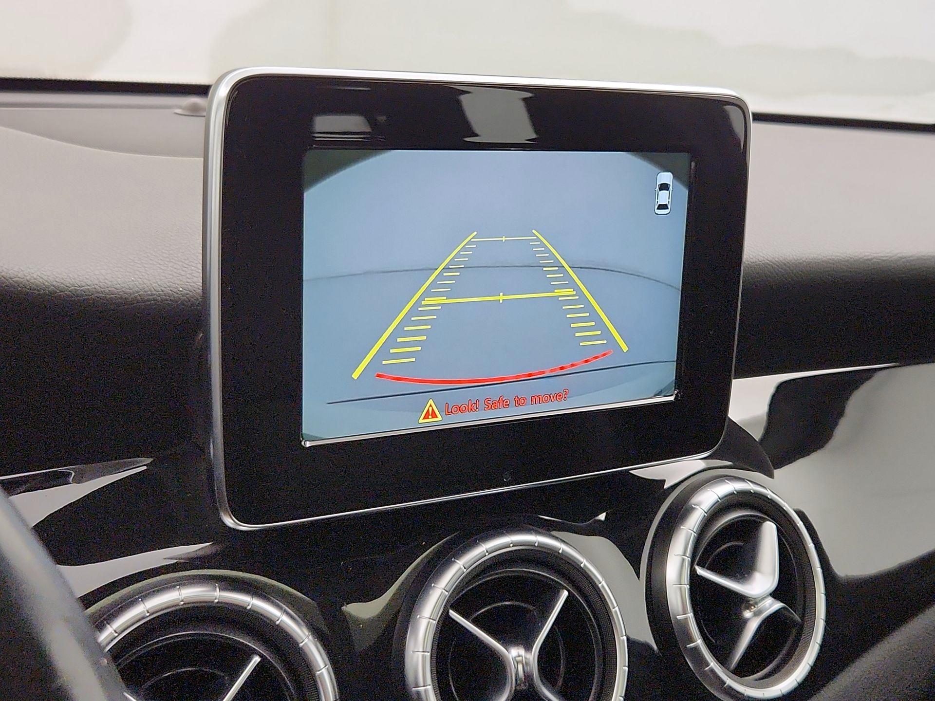 Thumbnail: 2015 Mercedes-Benz CLA - 14