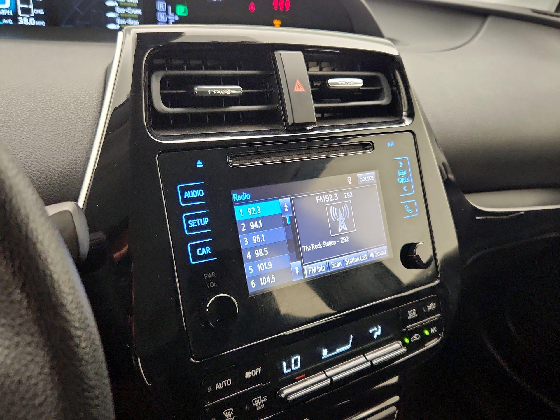 Thumbnail: 2018 Toyota Prius - 15