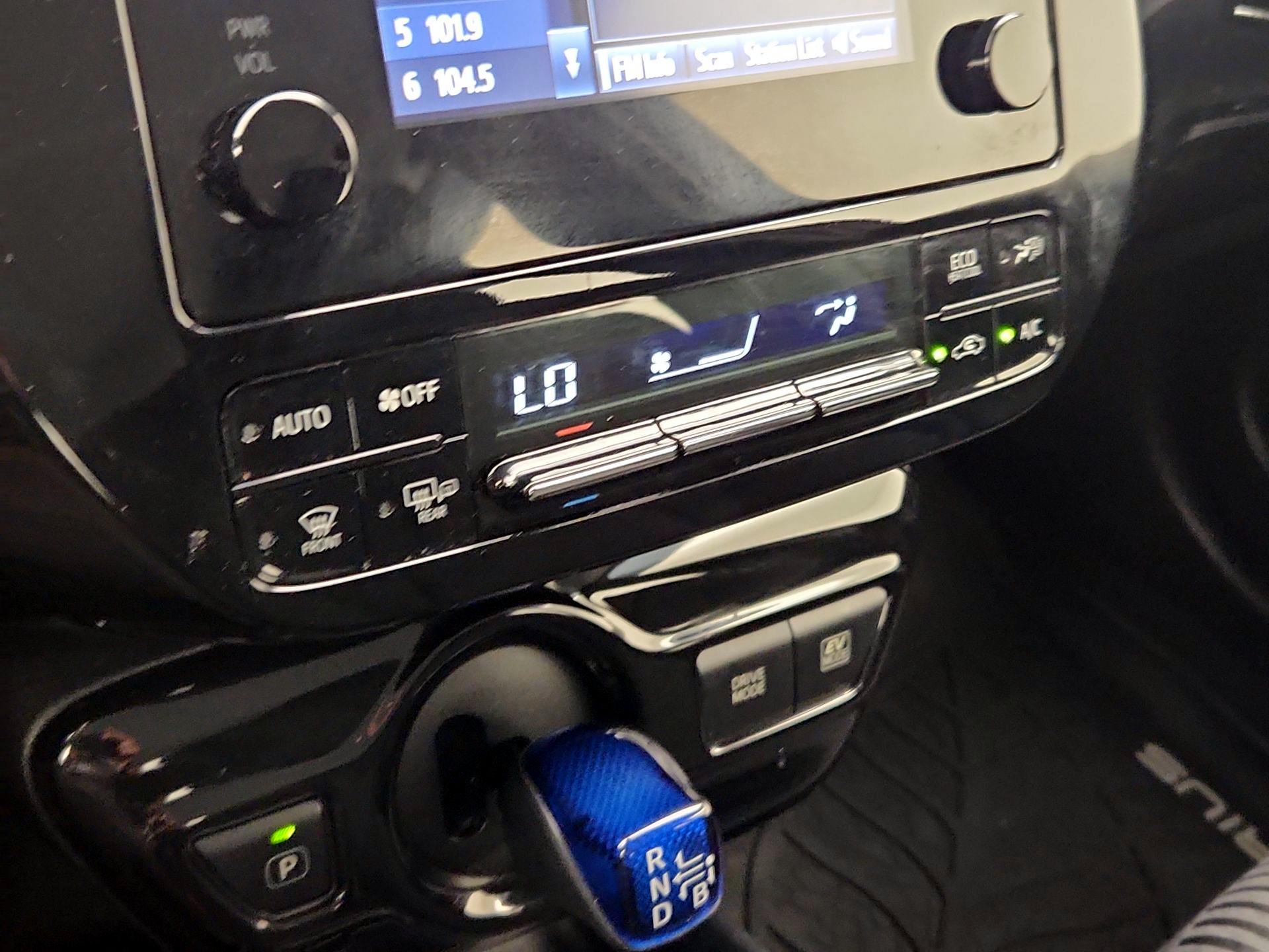 Thumbnail: 2018 Toyota Prius - 16