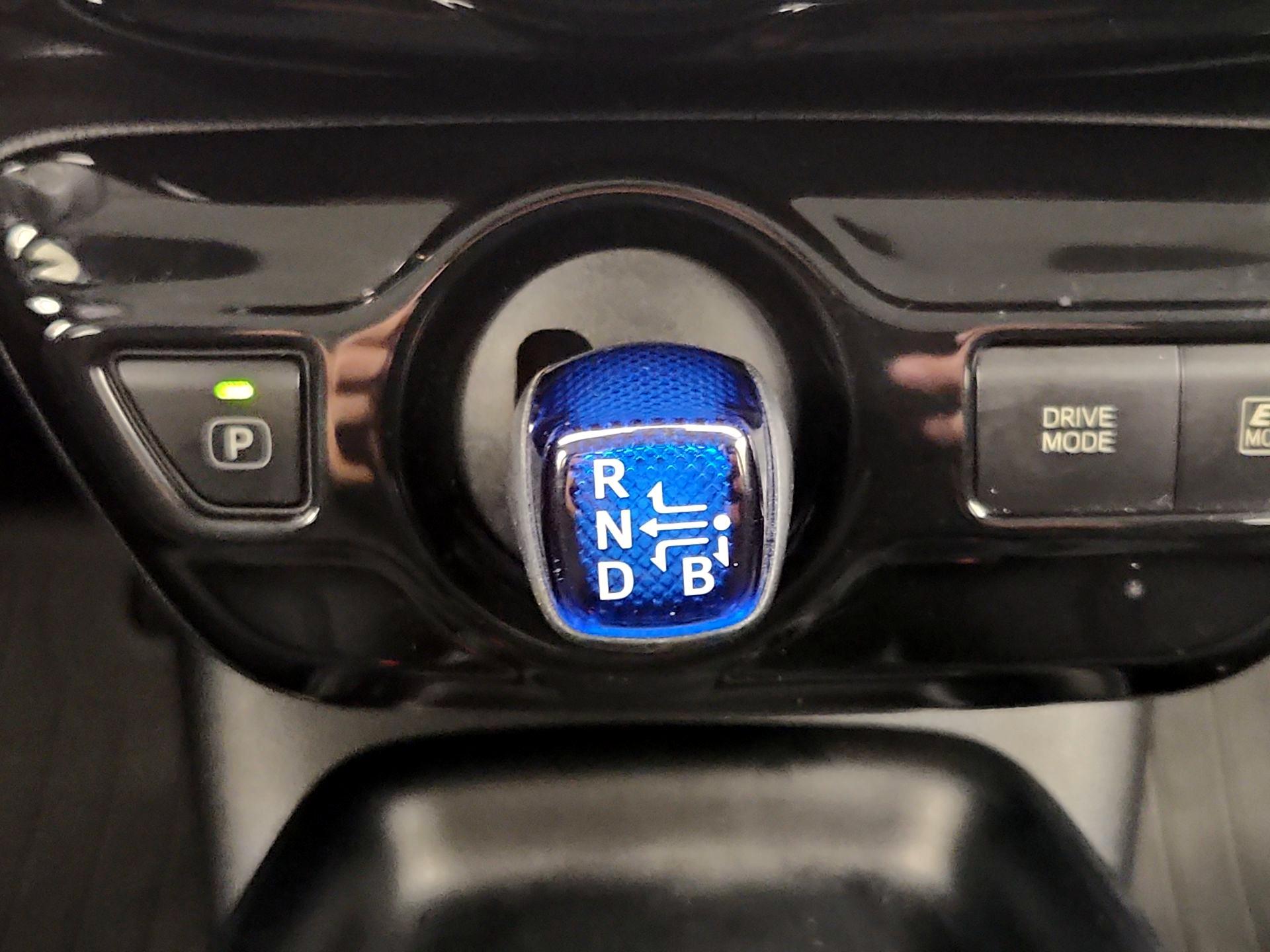 Thumbnail: 2018 Toyota Prius - 17