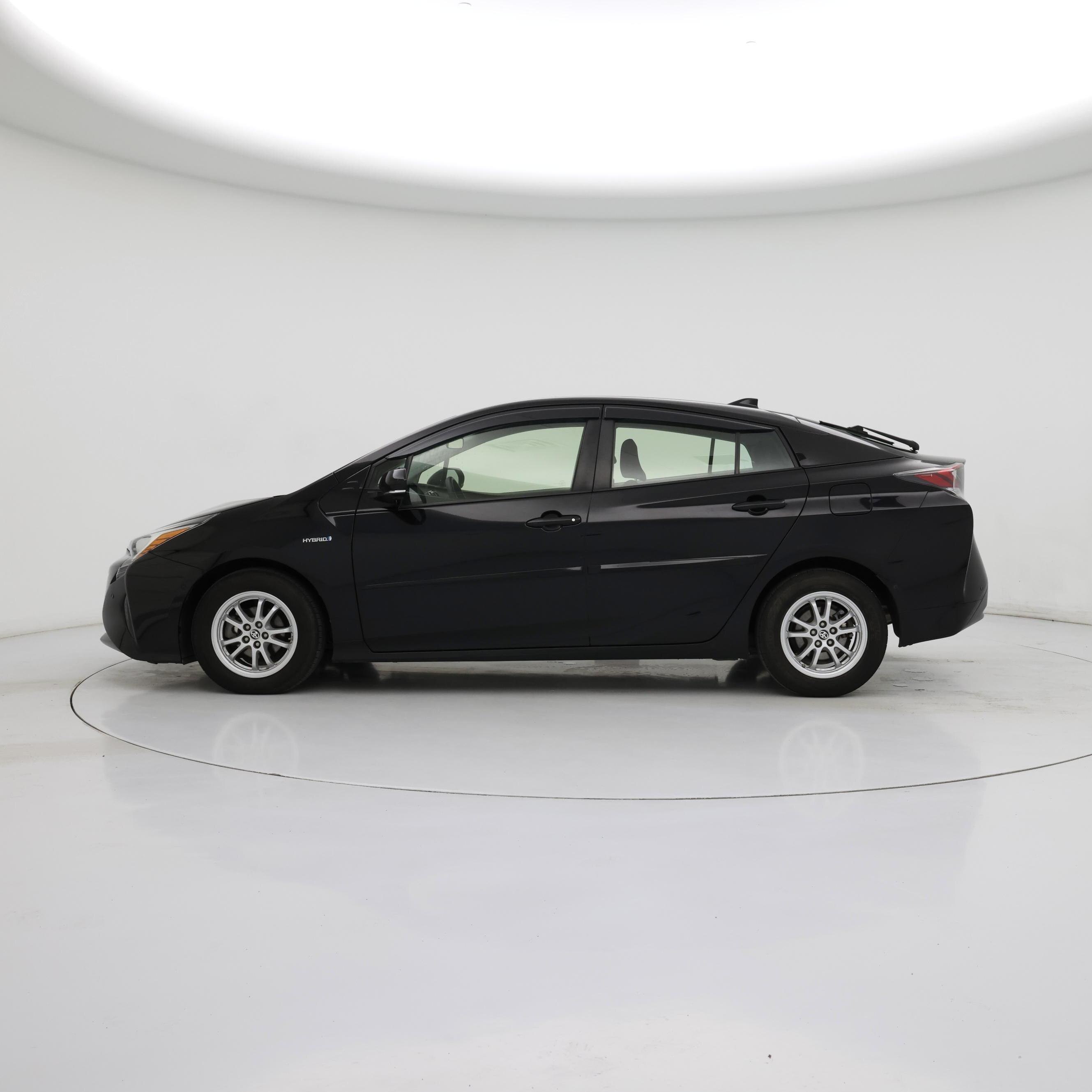 Thumbnail: 2018 Toyota Prius - 3