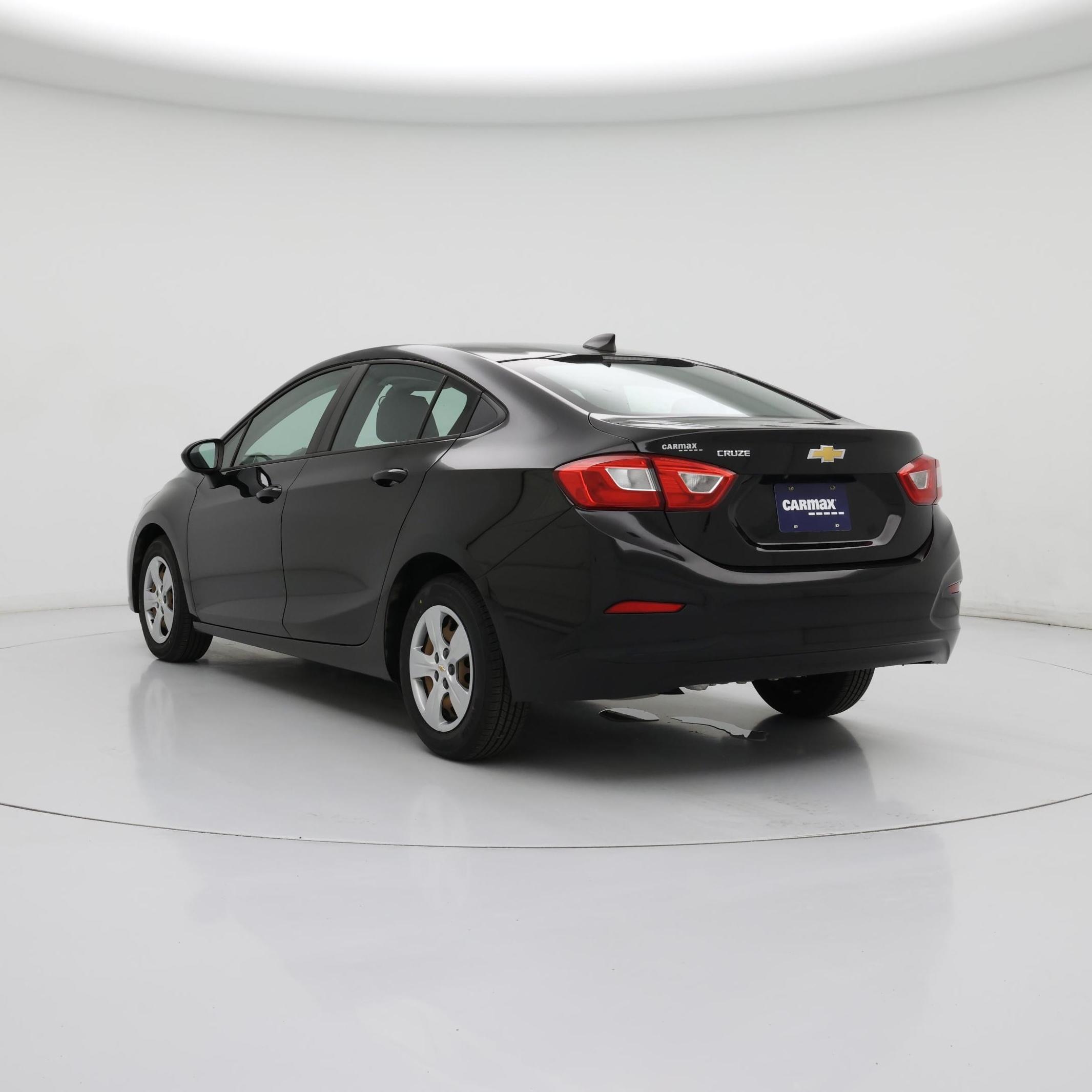 Thumbnail: 2018 Chevrolet Cruze - 2