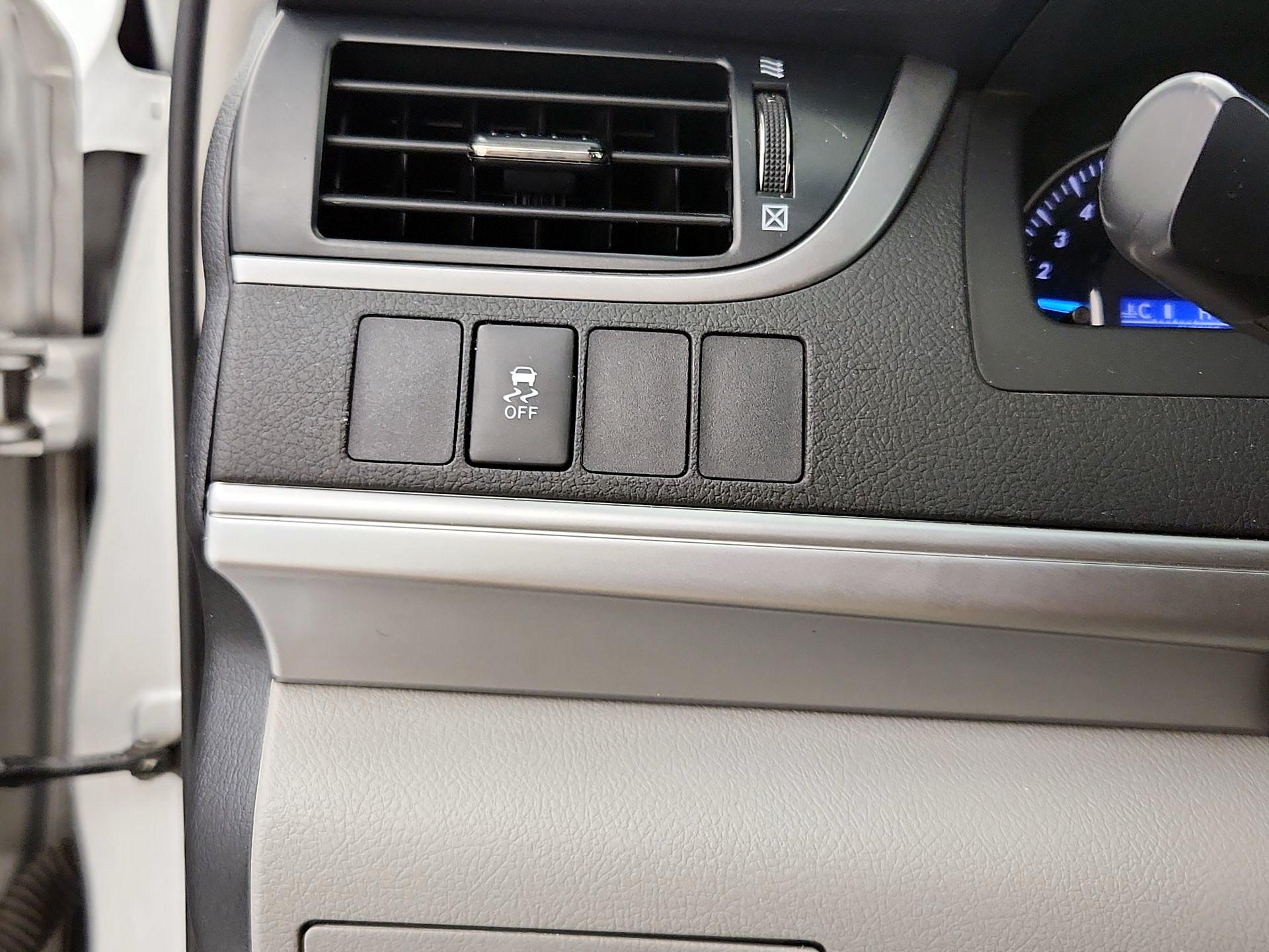 Thumbnail: 2014 Toyota Camry - 13