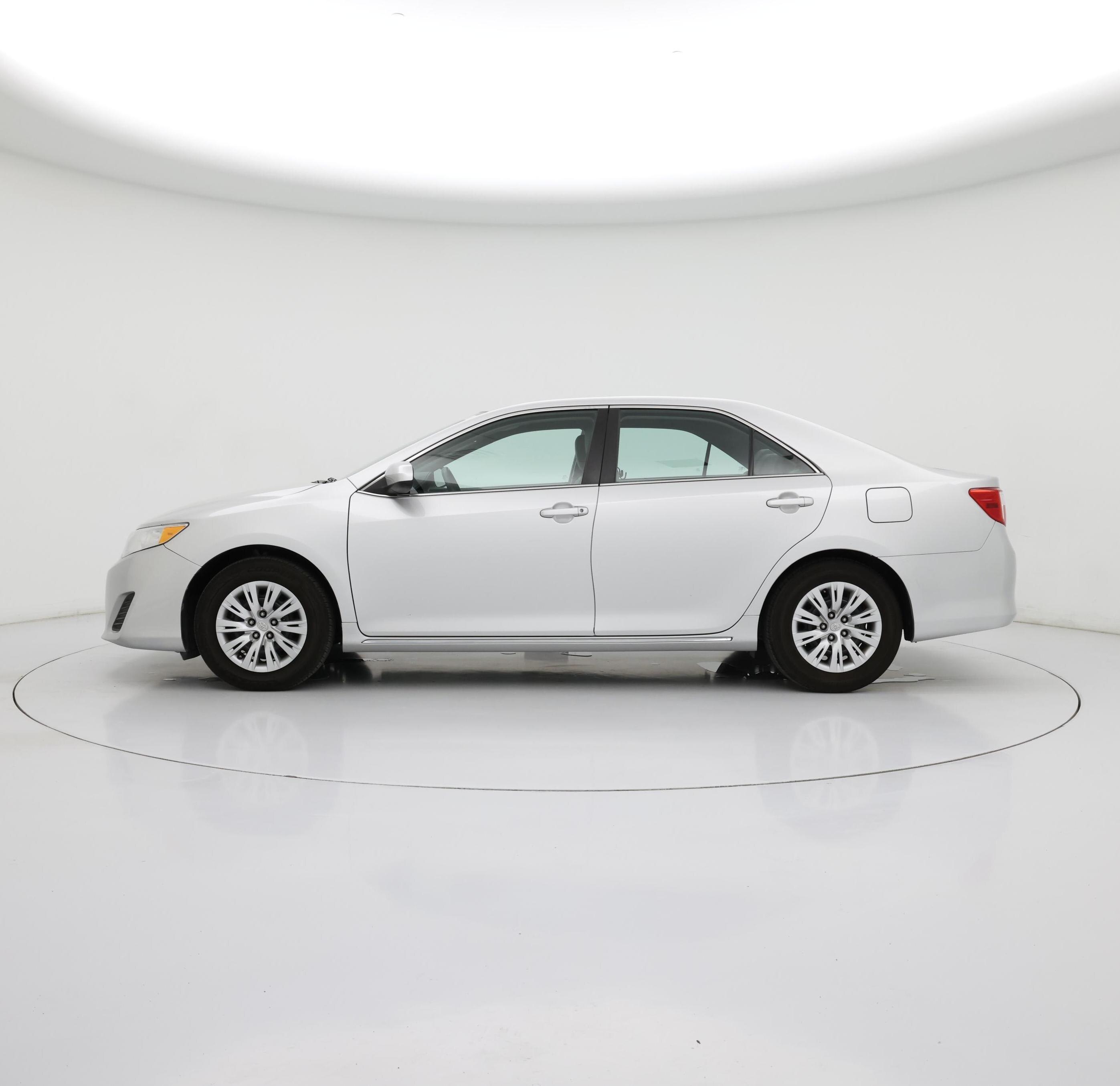 Thumbnail: 2014 Toyota Camry - 3