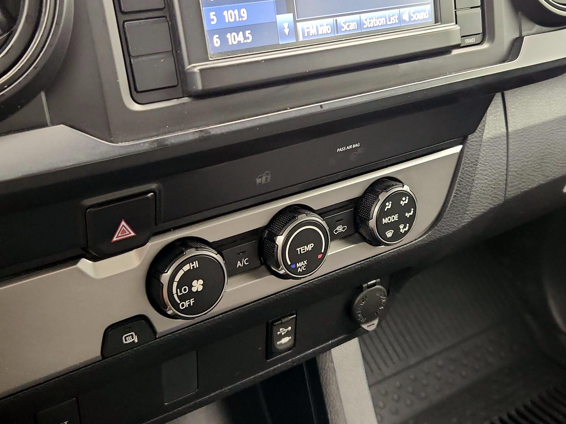 Thumbnail: 2019 Toyota Tacoma - 16