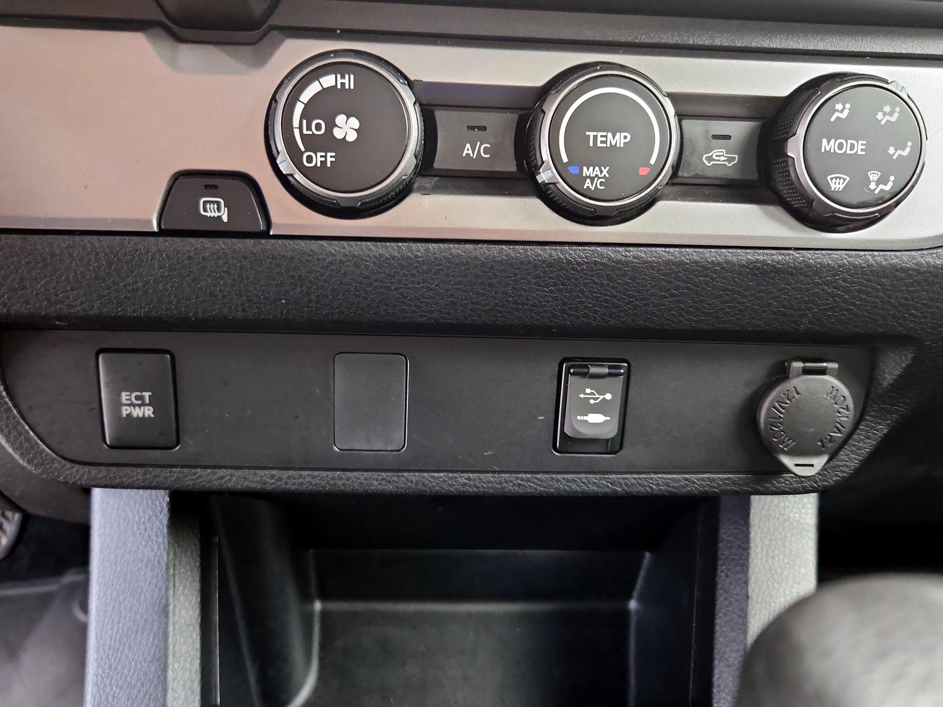 Thumbnail: 2019 Toyota Tacoma - 18