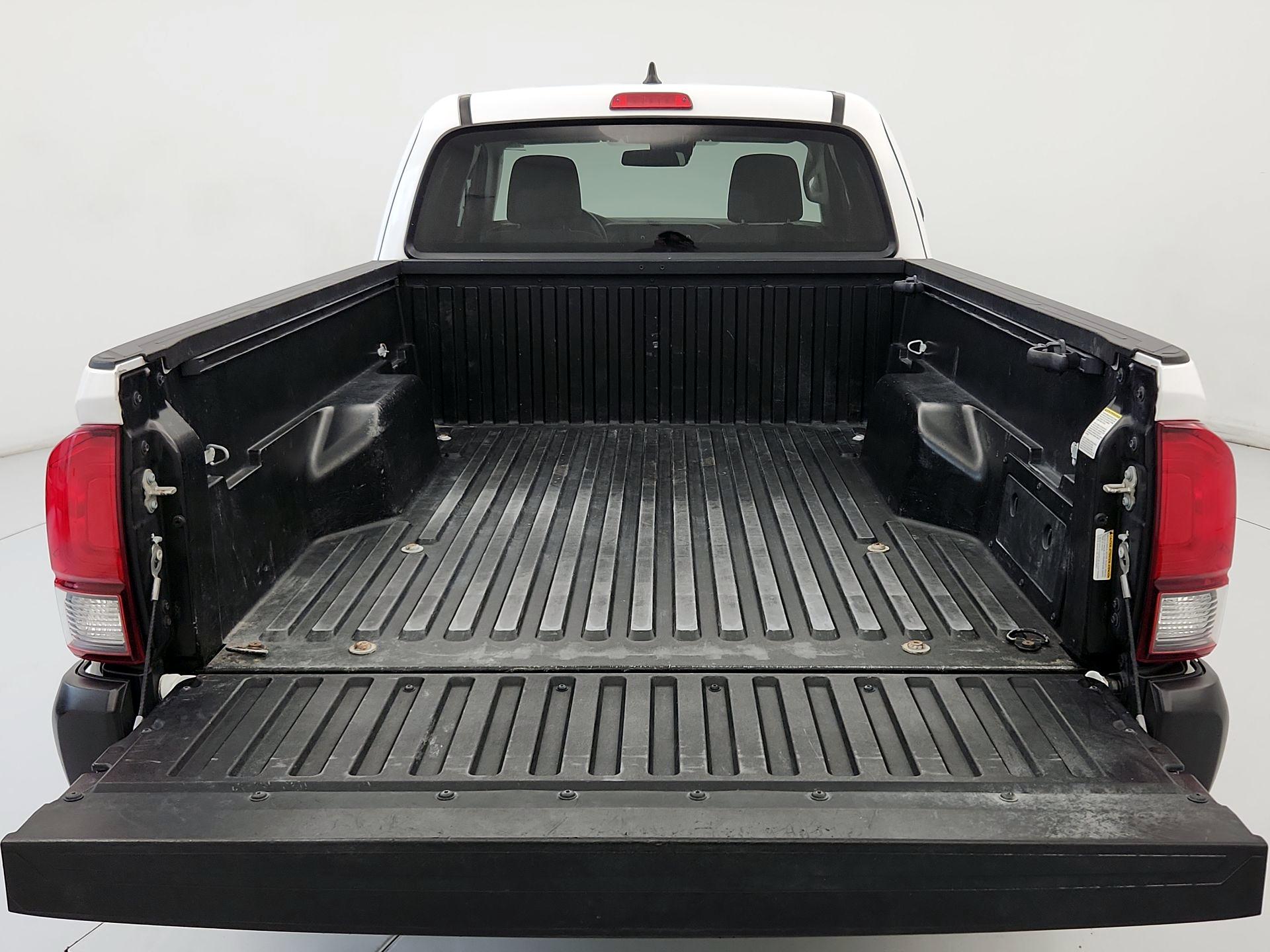 Thumbnail: 2019 Toyota Tacoma - 19