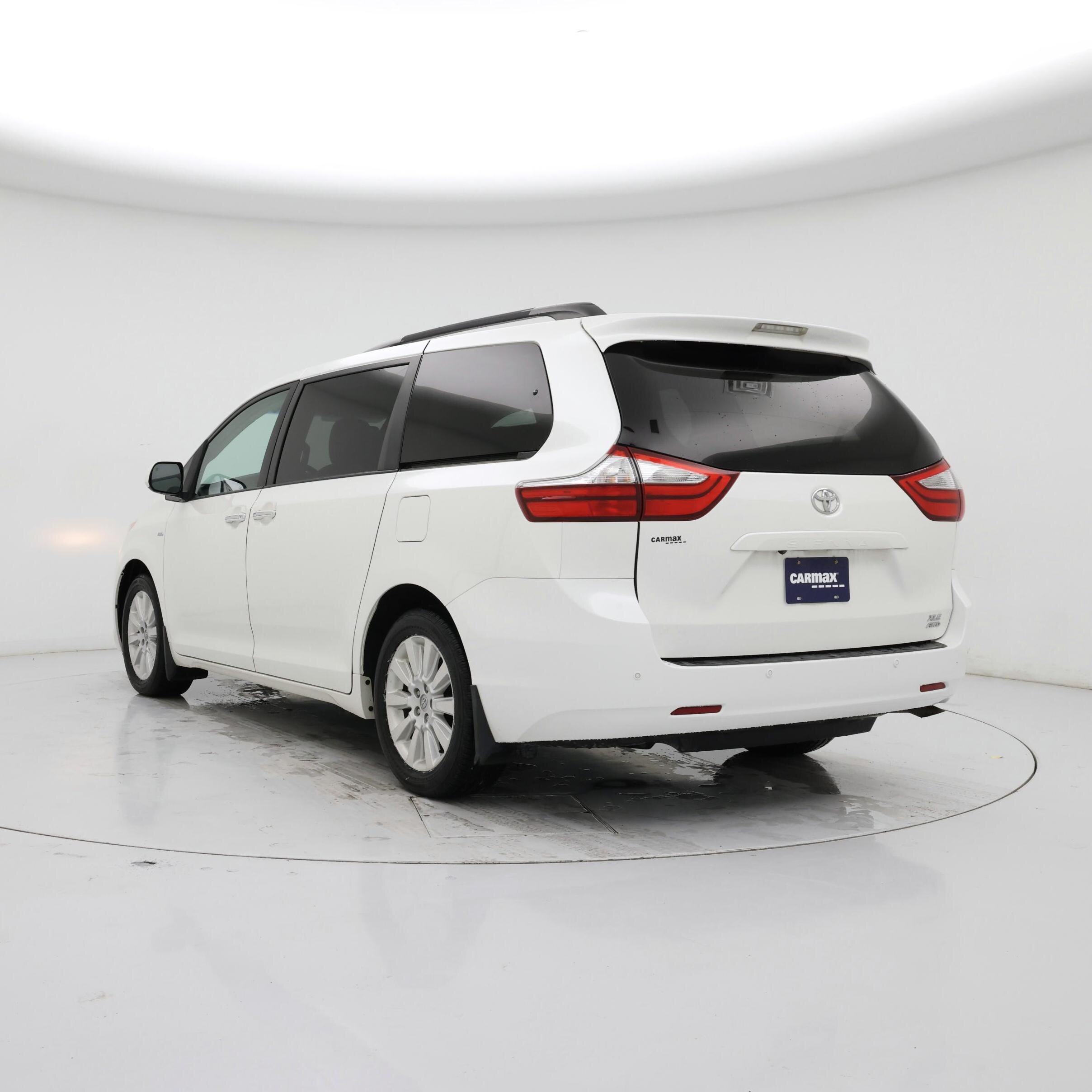 Thumbnail: 2016 Toyota Sienna - 2