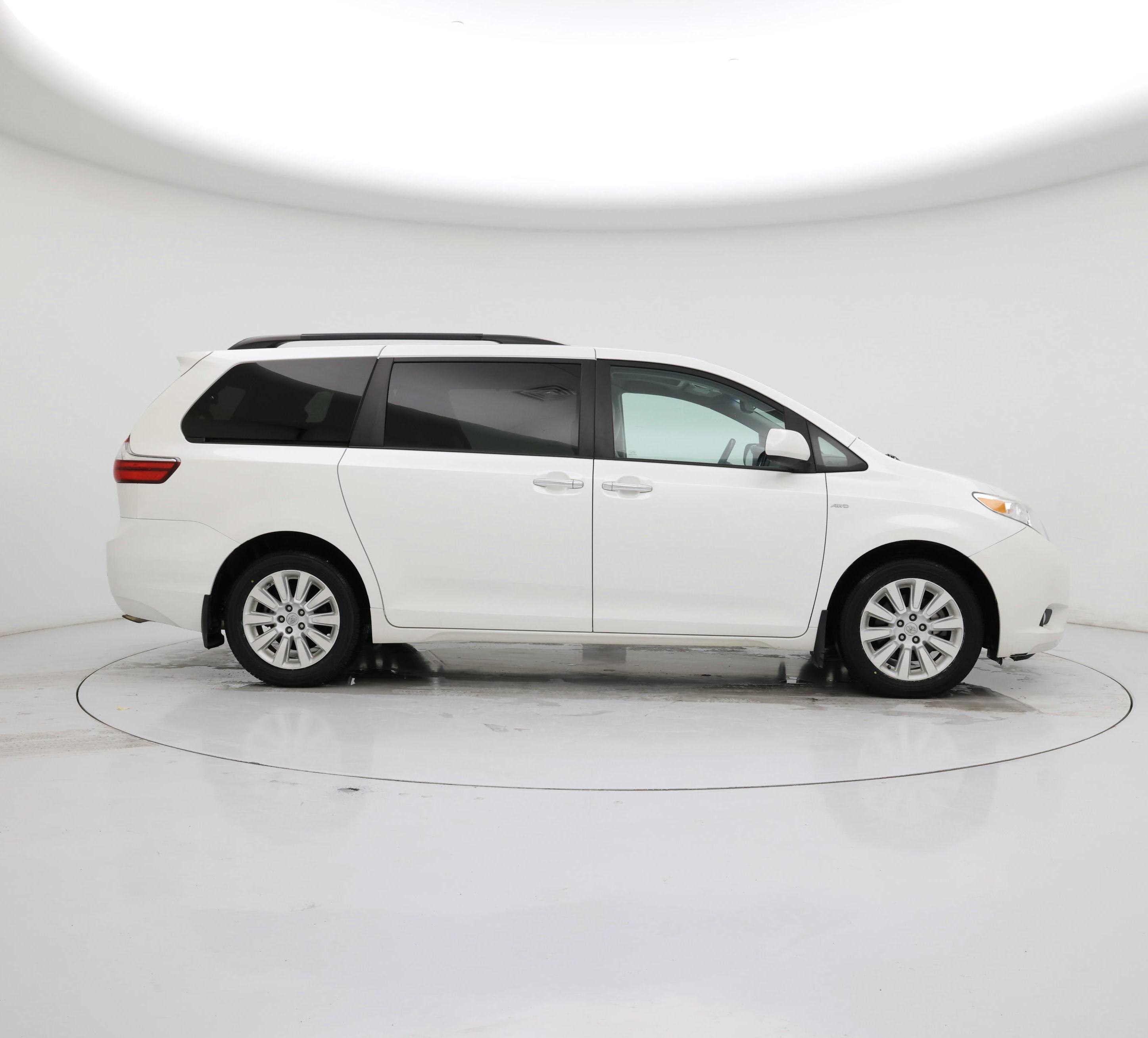 Thumbnail: 2016 Toyota Sienna - 7