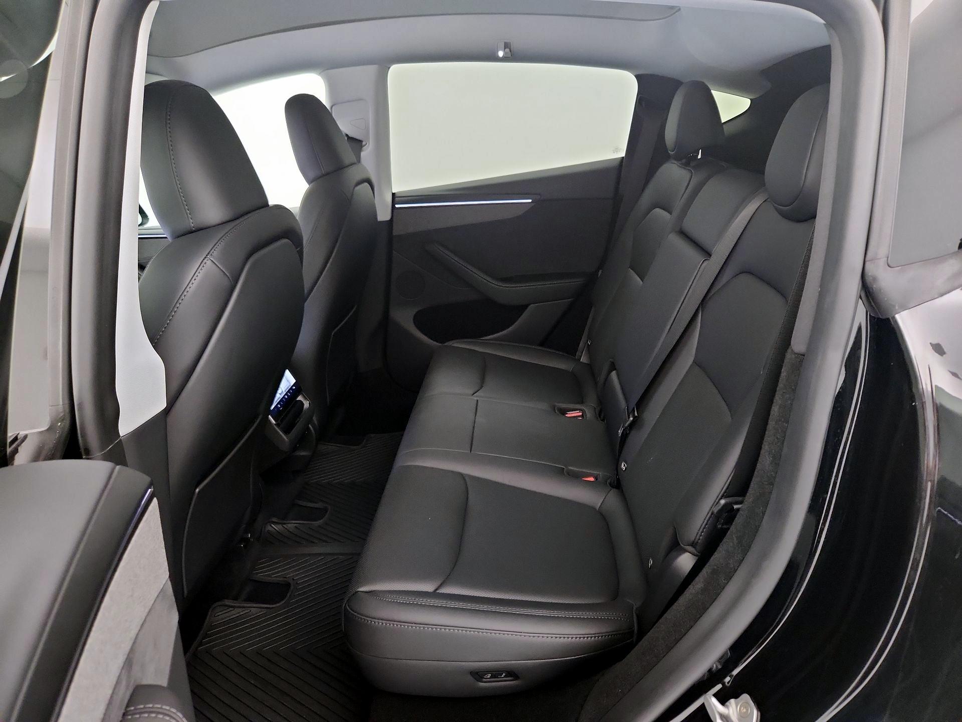 Thumbnail: 2026 Tesla Model Y - 19