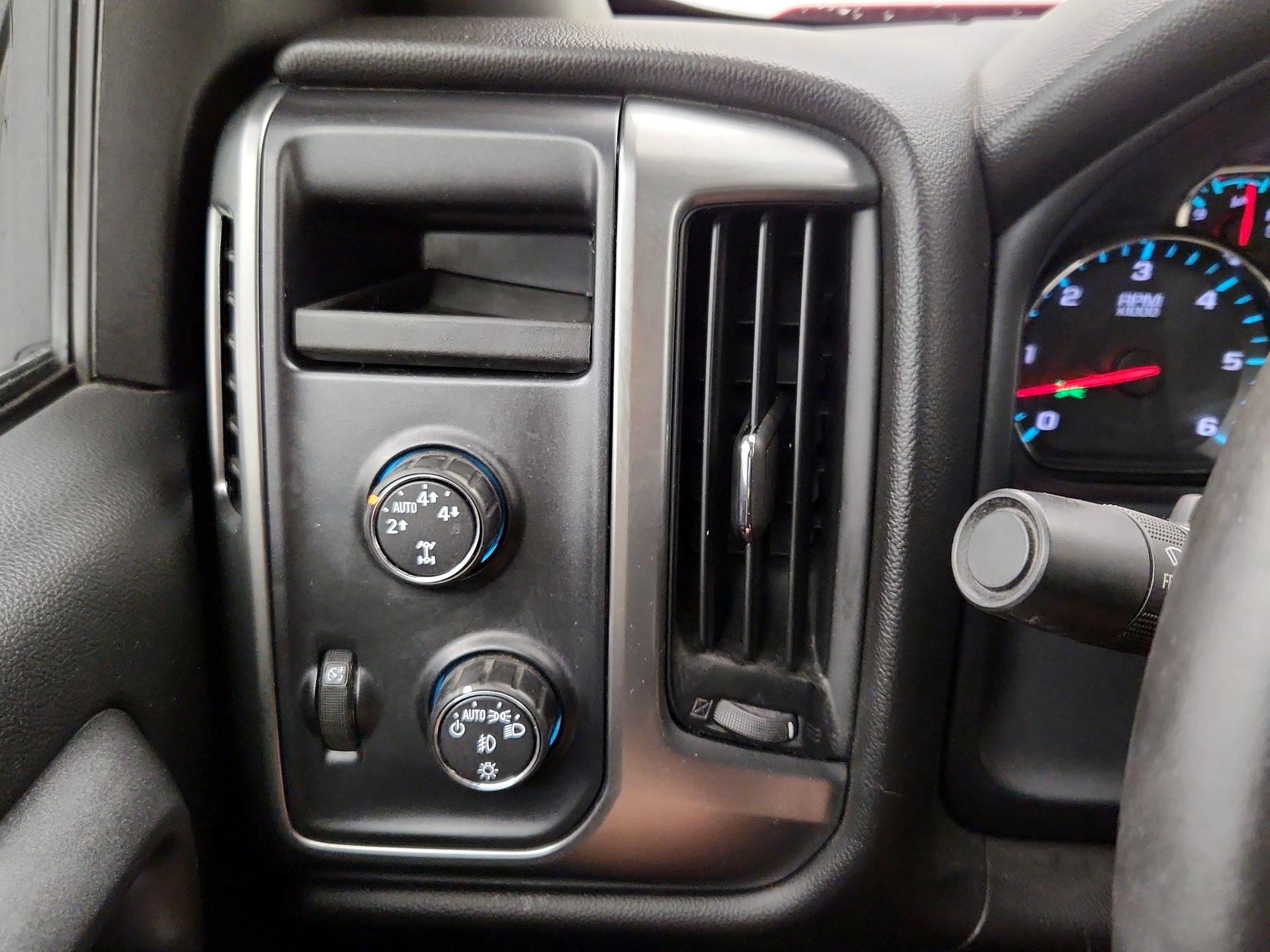 Thumbnail: 2016 Chevrolet Silverado 1500 - 13