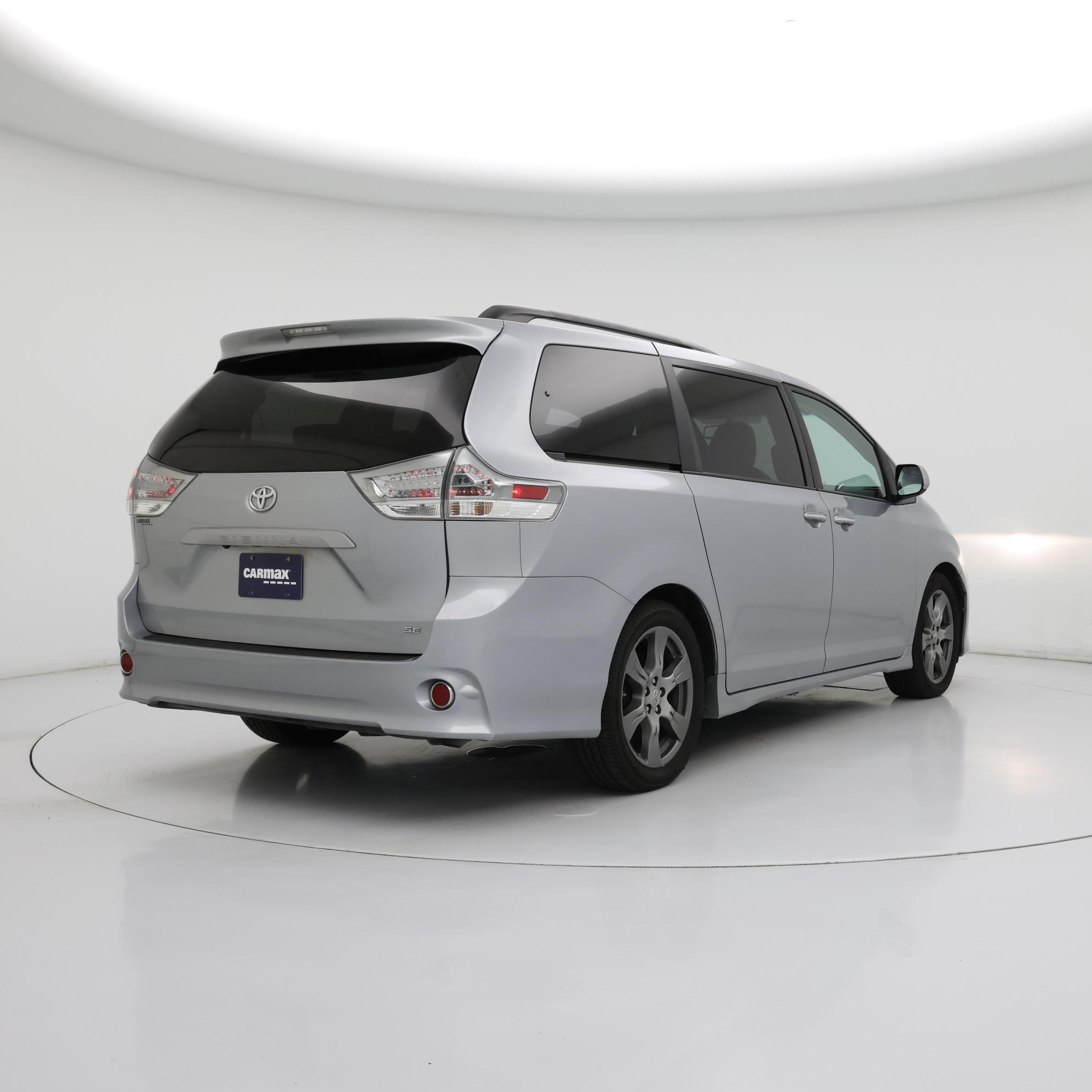 Thumbnail: 2017 Toyota Sienna - 8