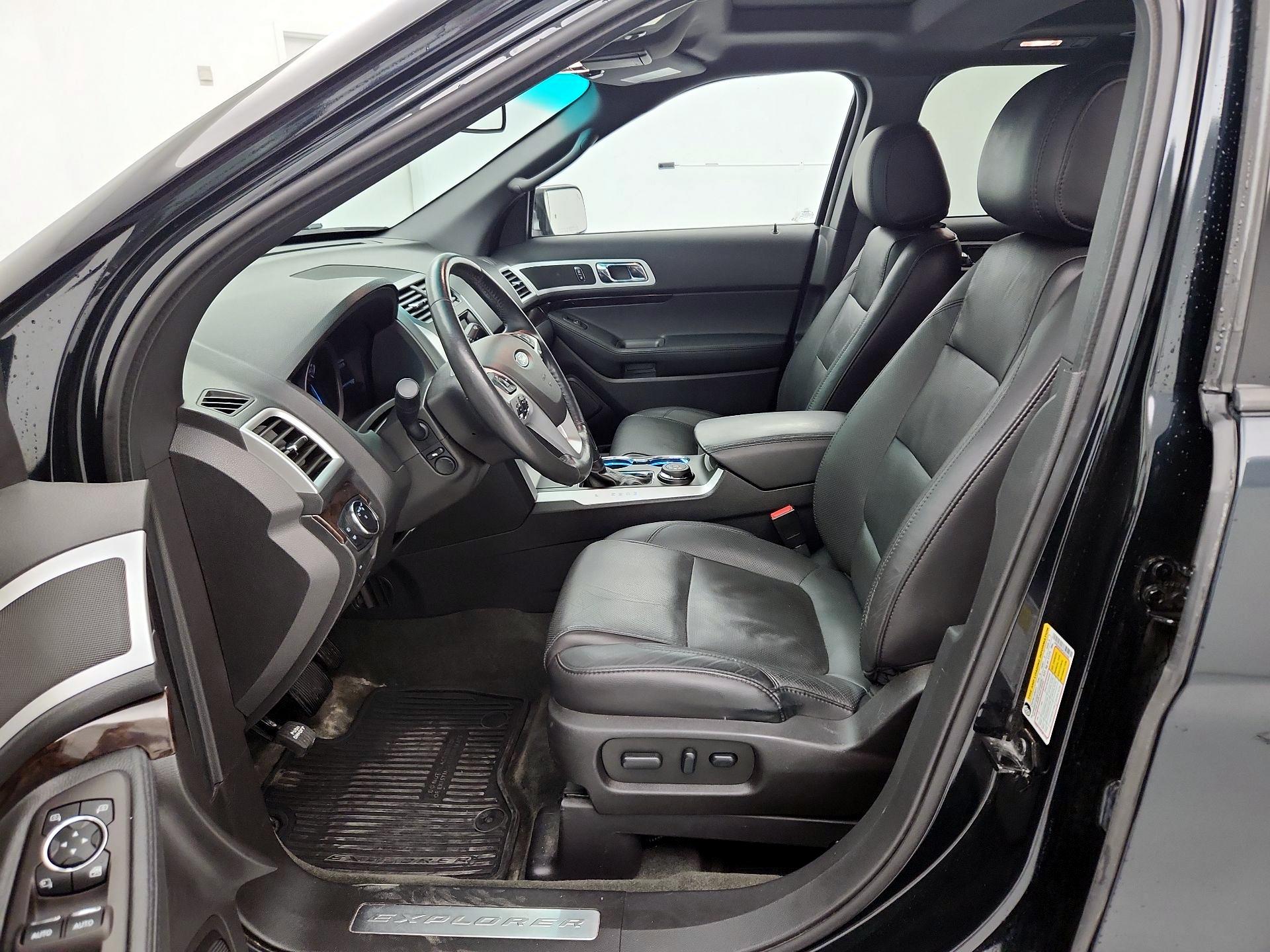Thumbnail: 2015 Ford Explorer - 11