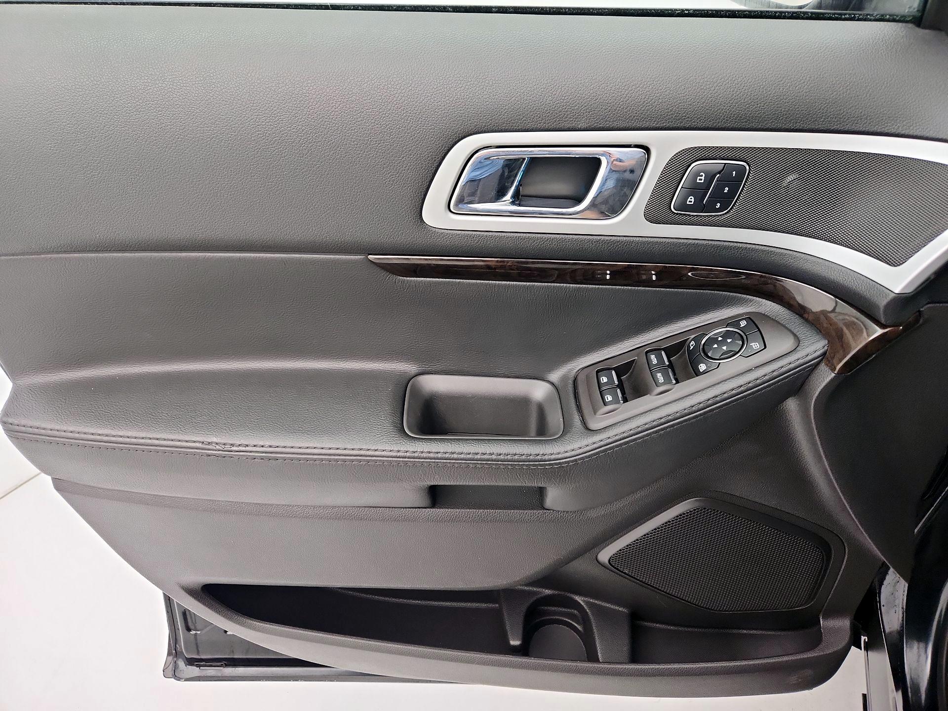 Thumbnail: 2015 Ford Explorer - 12