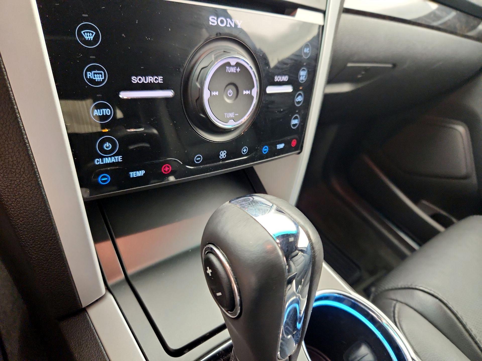 Thumbnail: 2015 Ford Explorer - 17