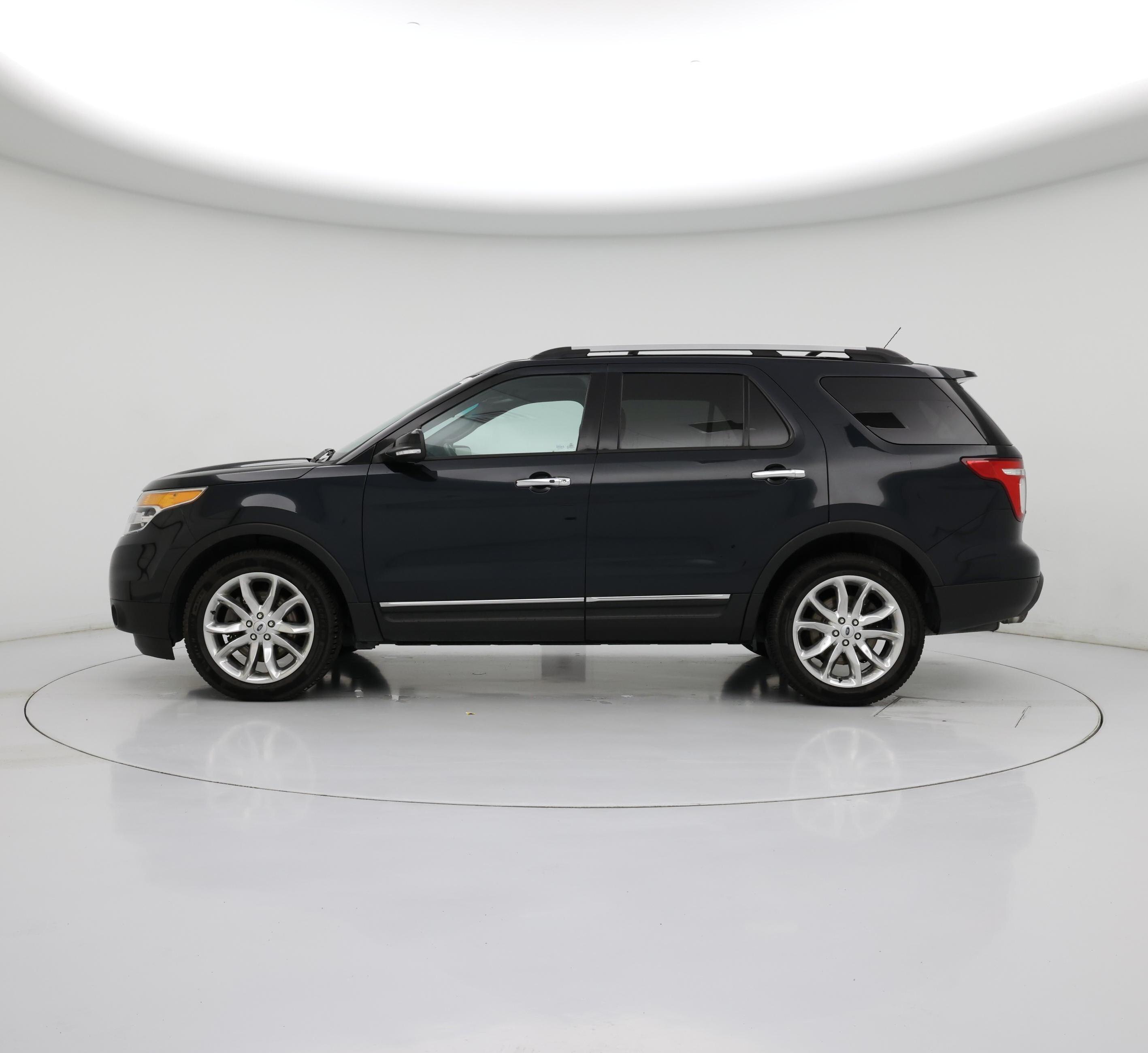 Thumbnail: 2015 Ford Explorer - 3