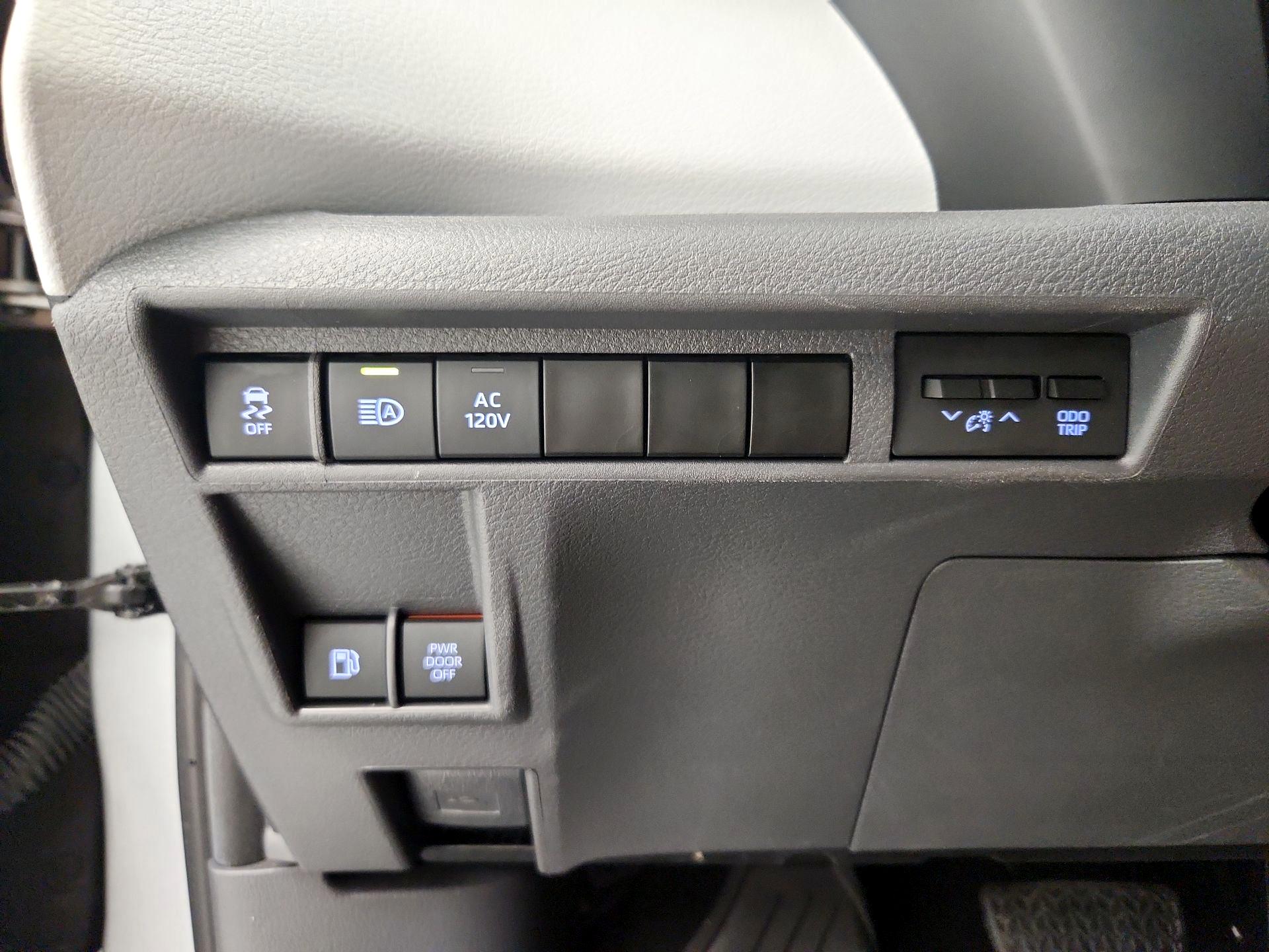 Thumbnail: 2024 Toyota Sienna - 13